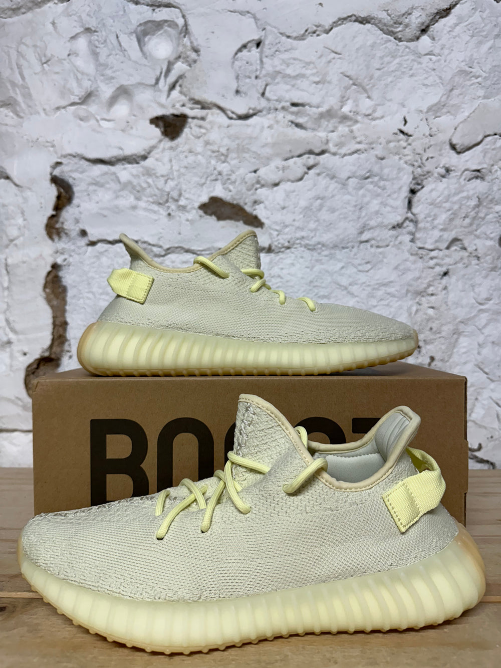 Yeezy 350 V2 Butter Sz 9.5 DS