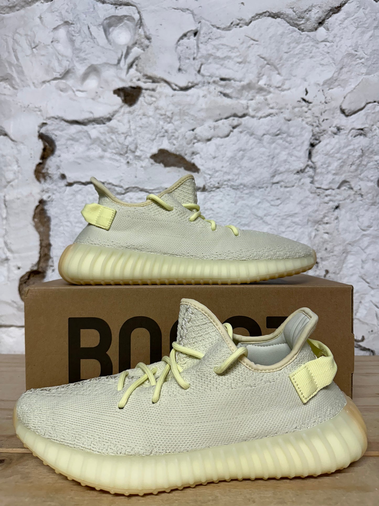 Yeezy 350 V2 Butter Sz 9.5 DS