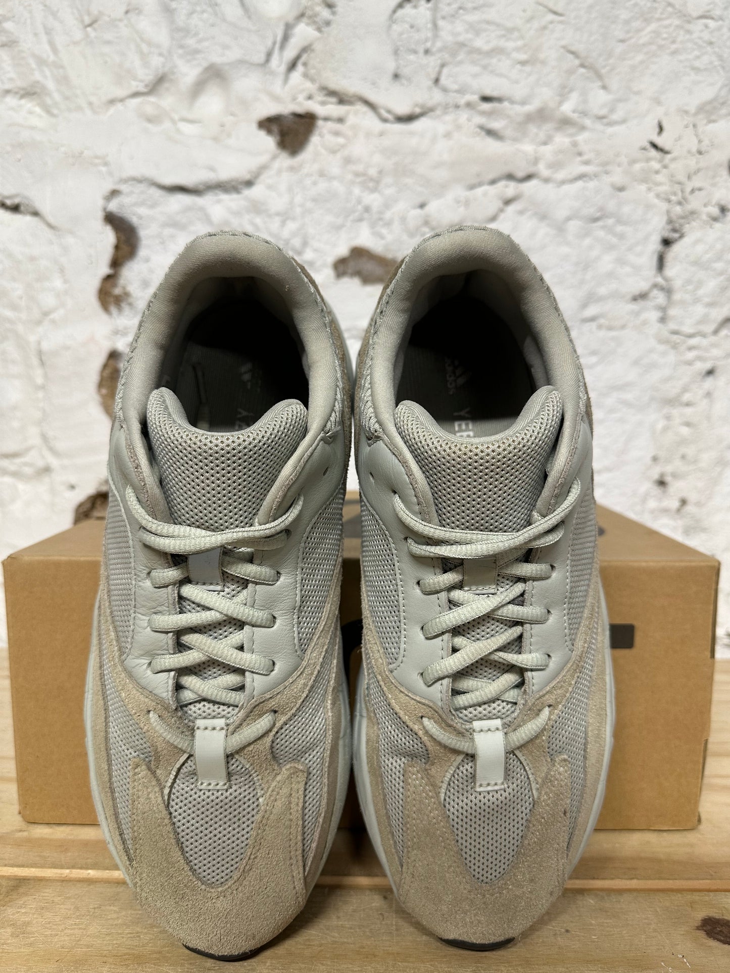 Yeezy 700 Salt Sz 10.5