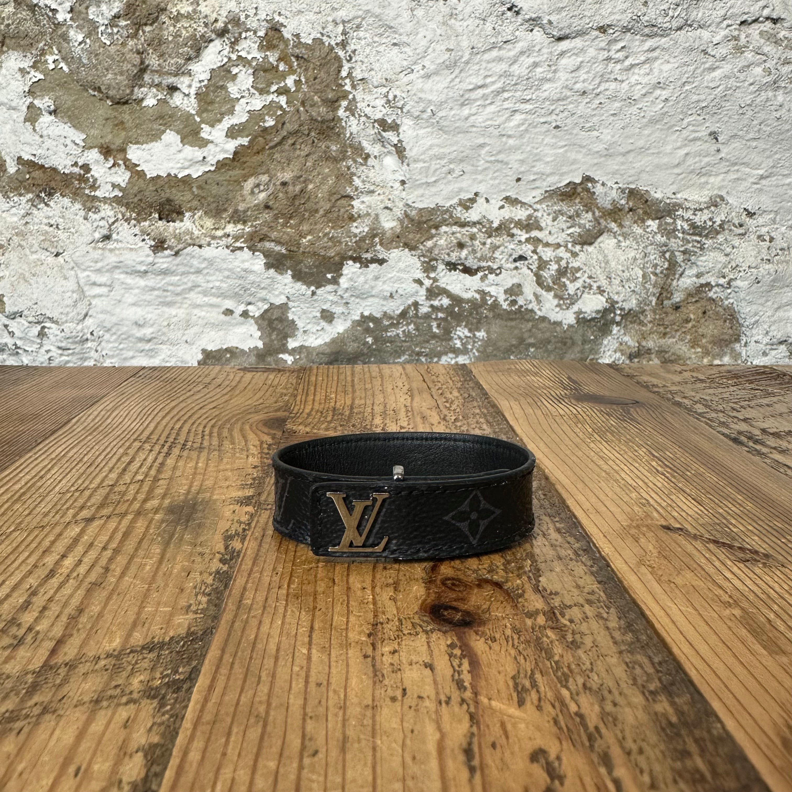 Louis Vuitton Graphite Slim Bracelet Sz (19)