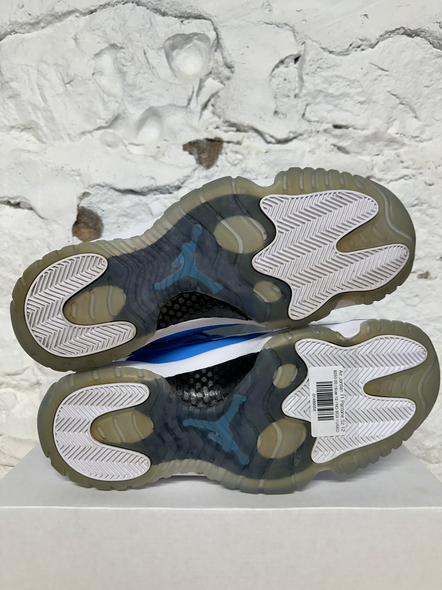 Air Jordan 11 High Pantone Sz 12