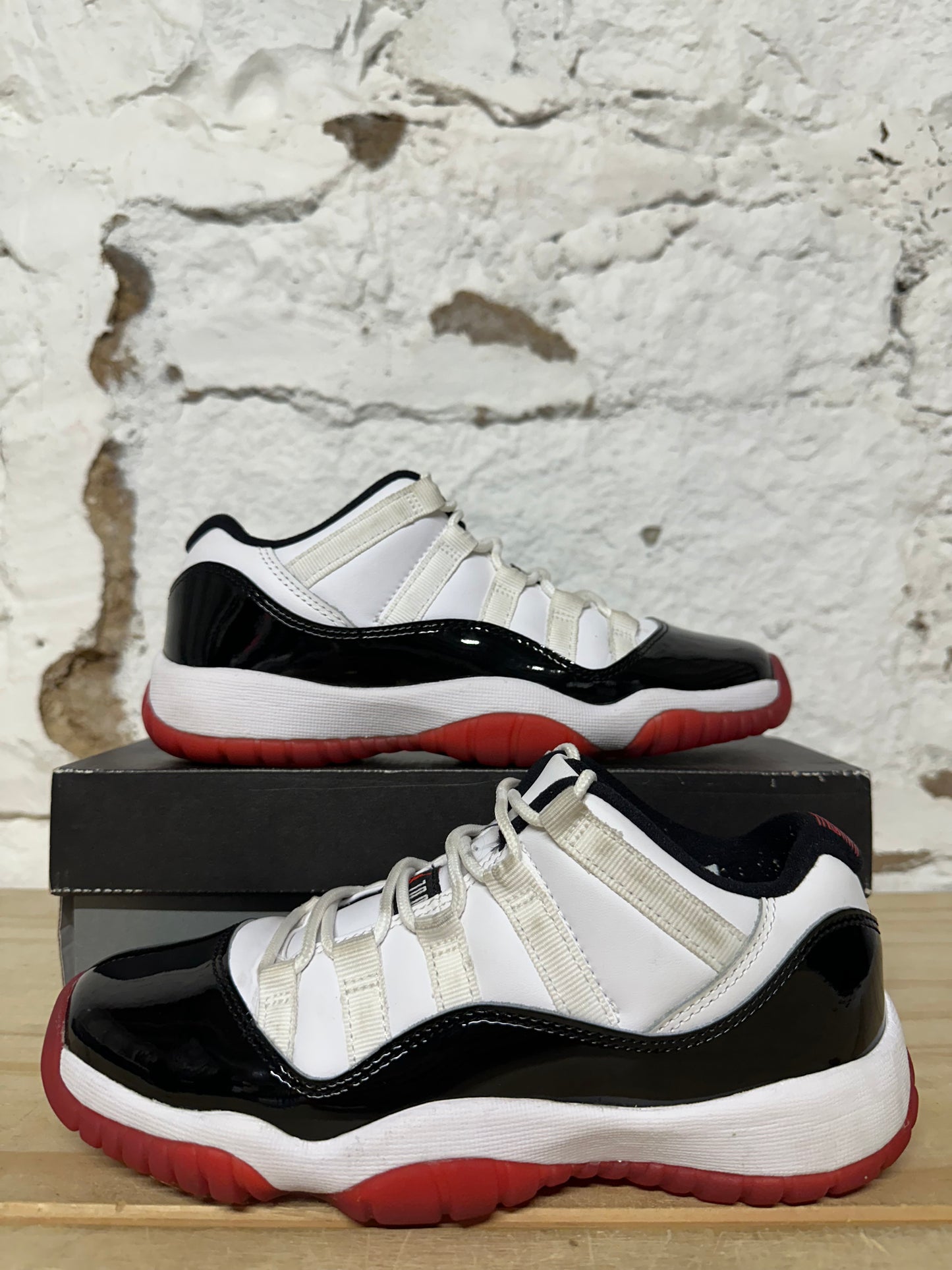 Air Jordan 11 Low Concord Bred Sz 4Y