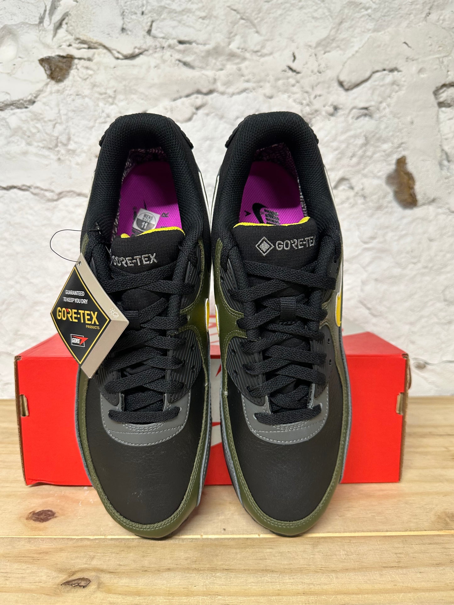 Nike Air Max 90 Gore Tex Black Khaki Sz 11 DS