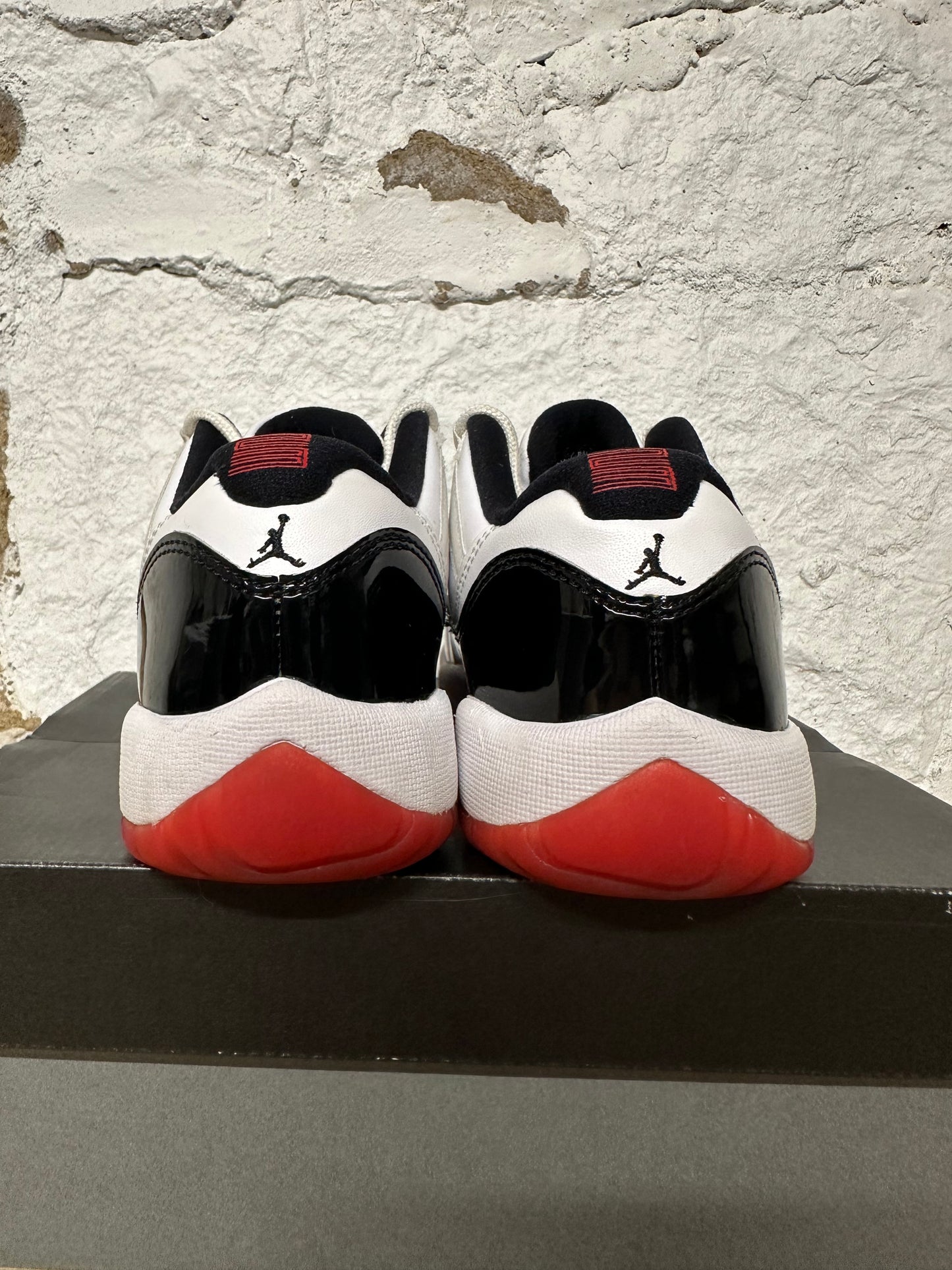 Air Jordan 11 Low Concord Bred Sz 4Y