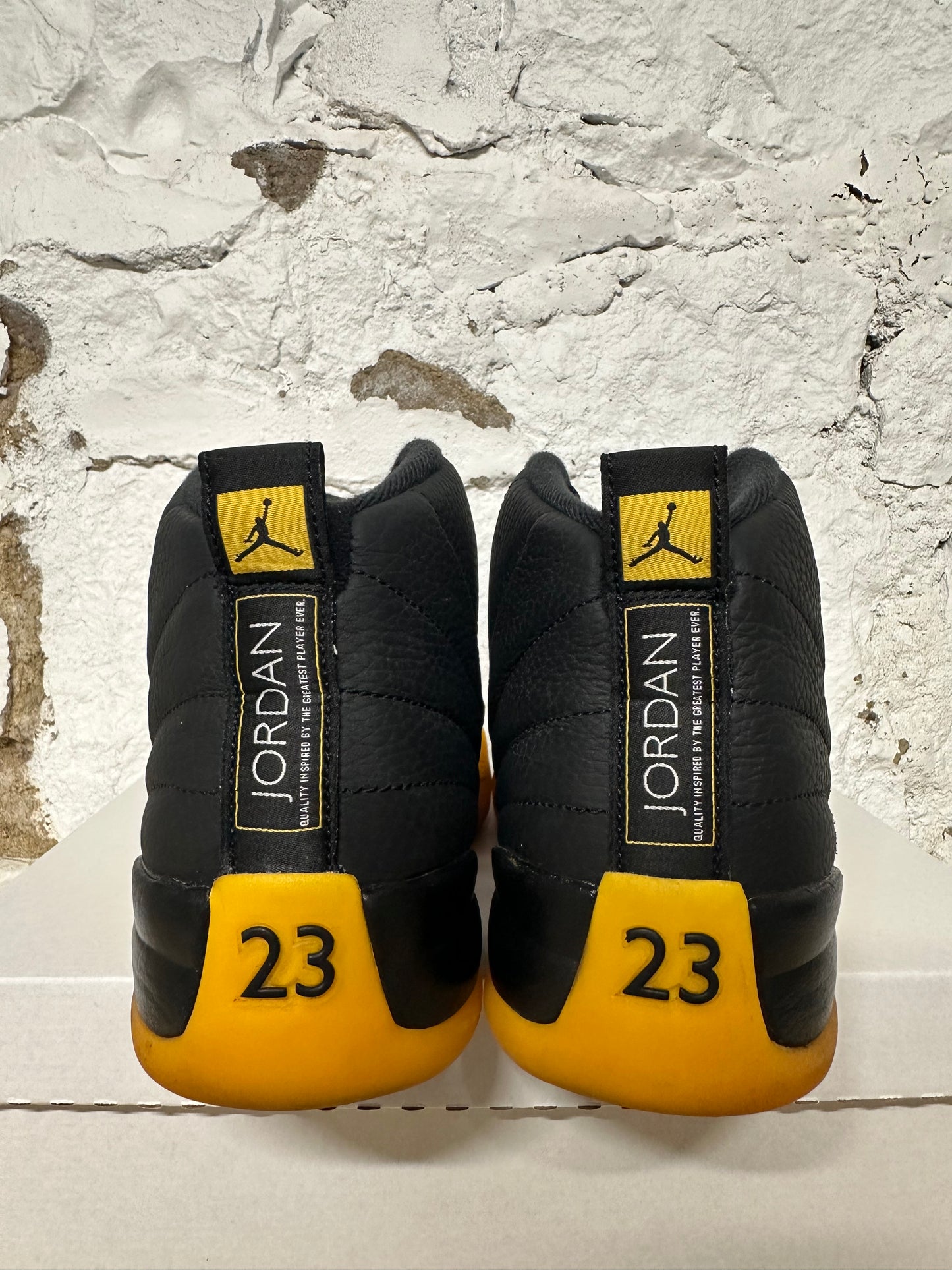 Air Jordan 12 University Gold Sz 11.5