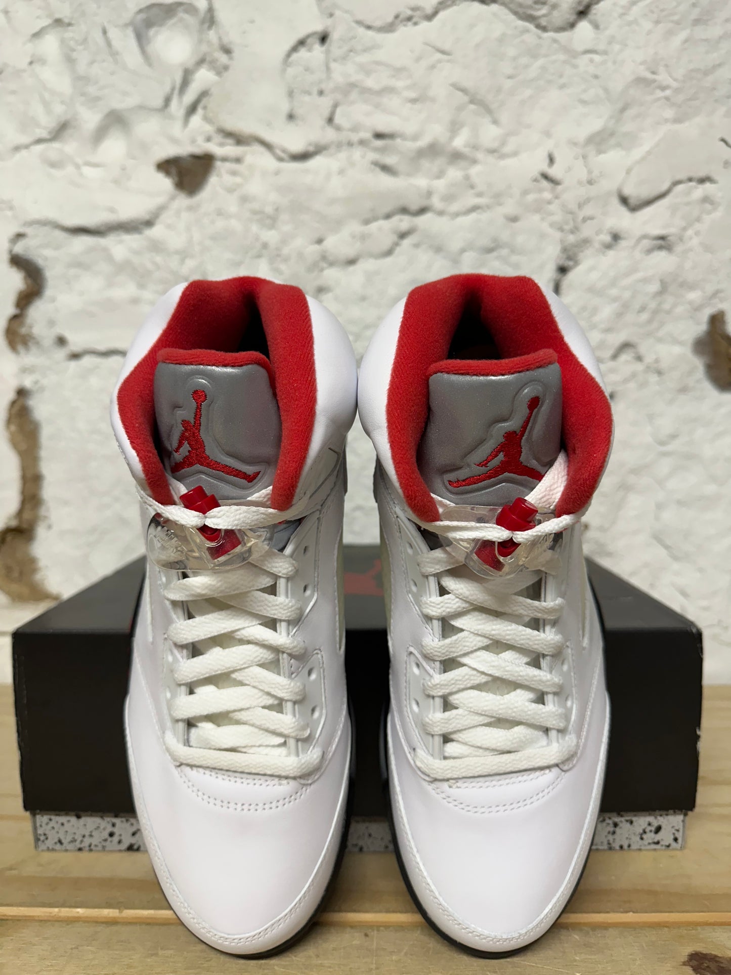 Air Jordan 5 Fire Red Silver Tongue Sz 8.5 DS