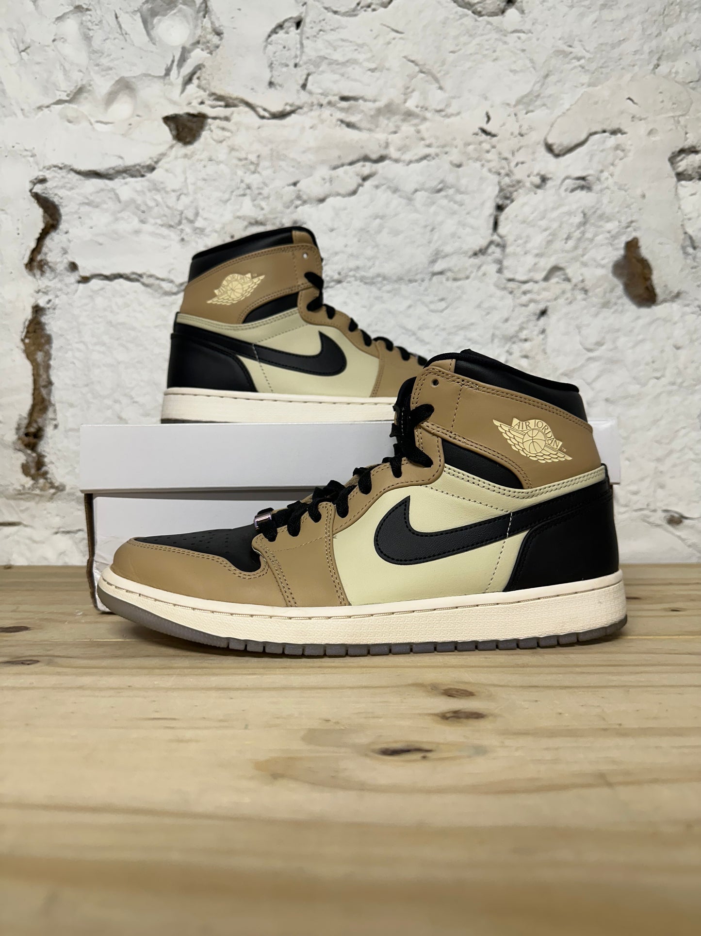 Air Jordan 1 Mushroom Sz 10 (11.5W)