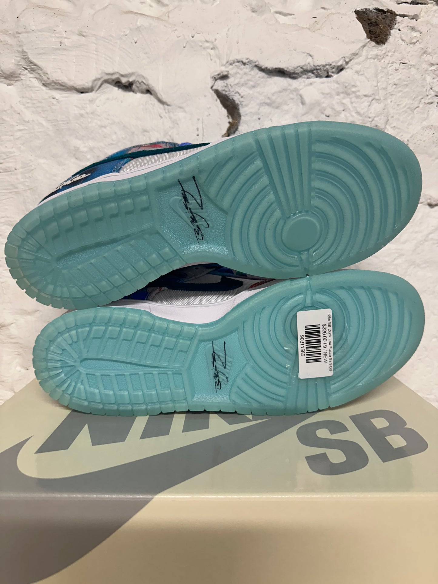 Nike SB Dunk Low Futura Sz 9 DS