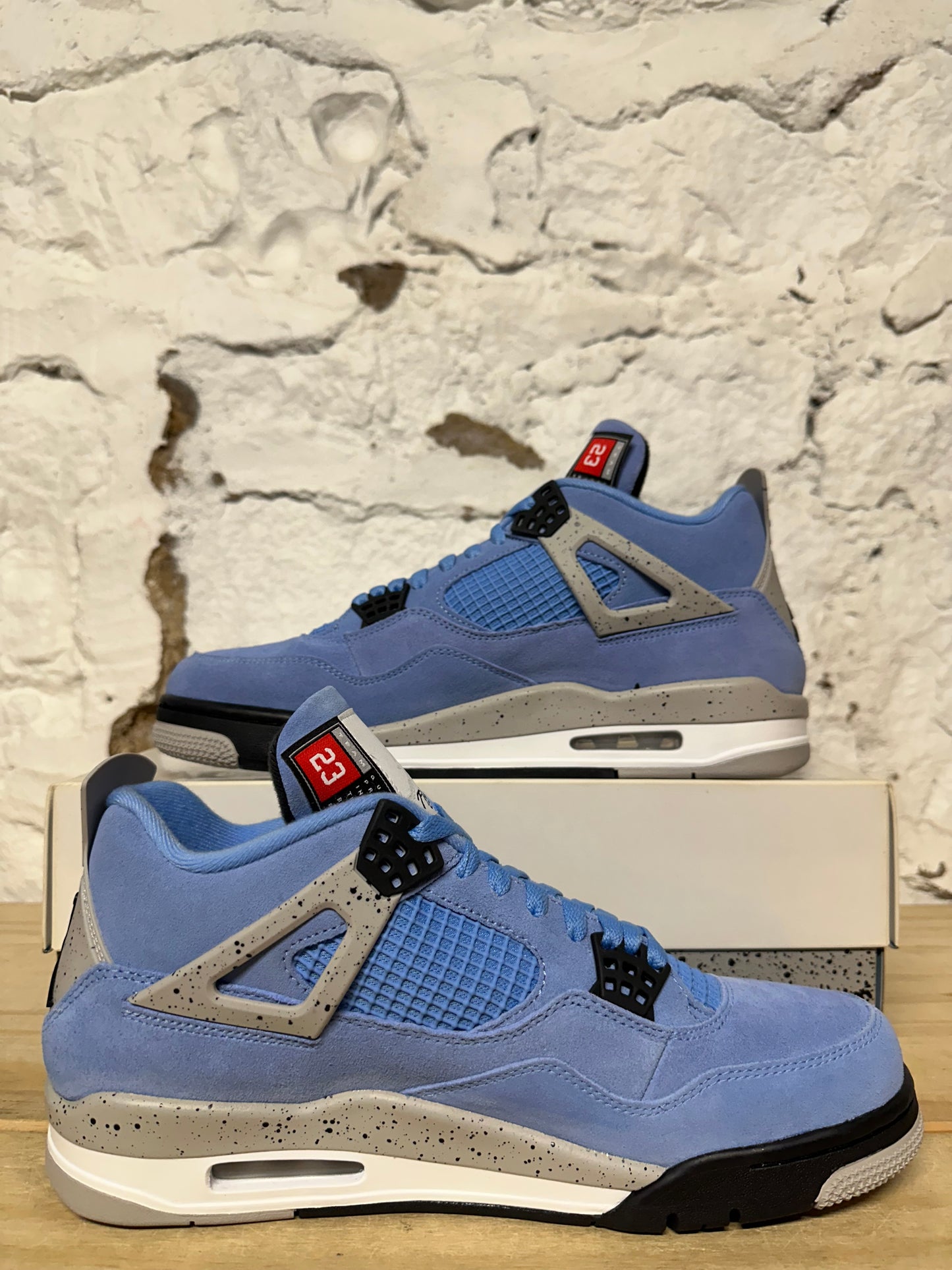 Air Jordan 4 University Blue Sz 11 DS