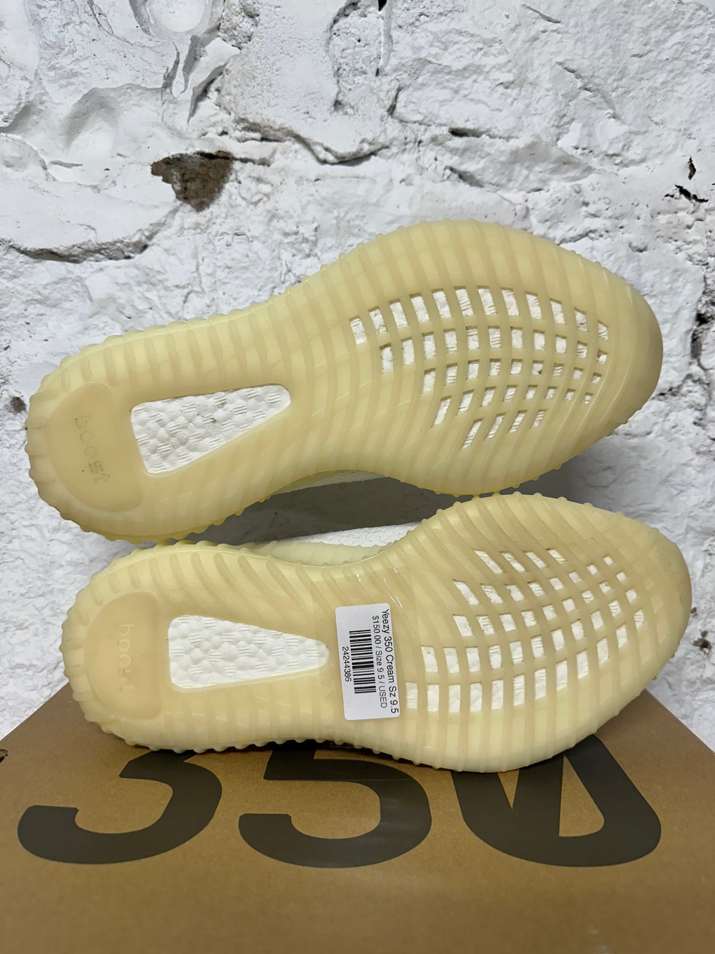 Yeezy 350 V2 Cream Sz 9.5