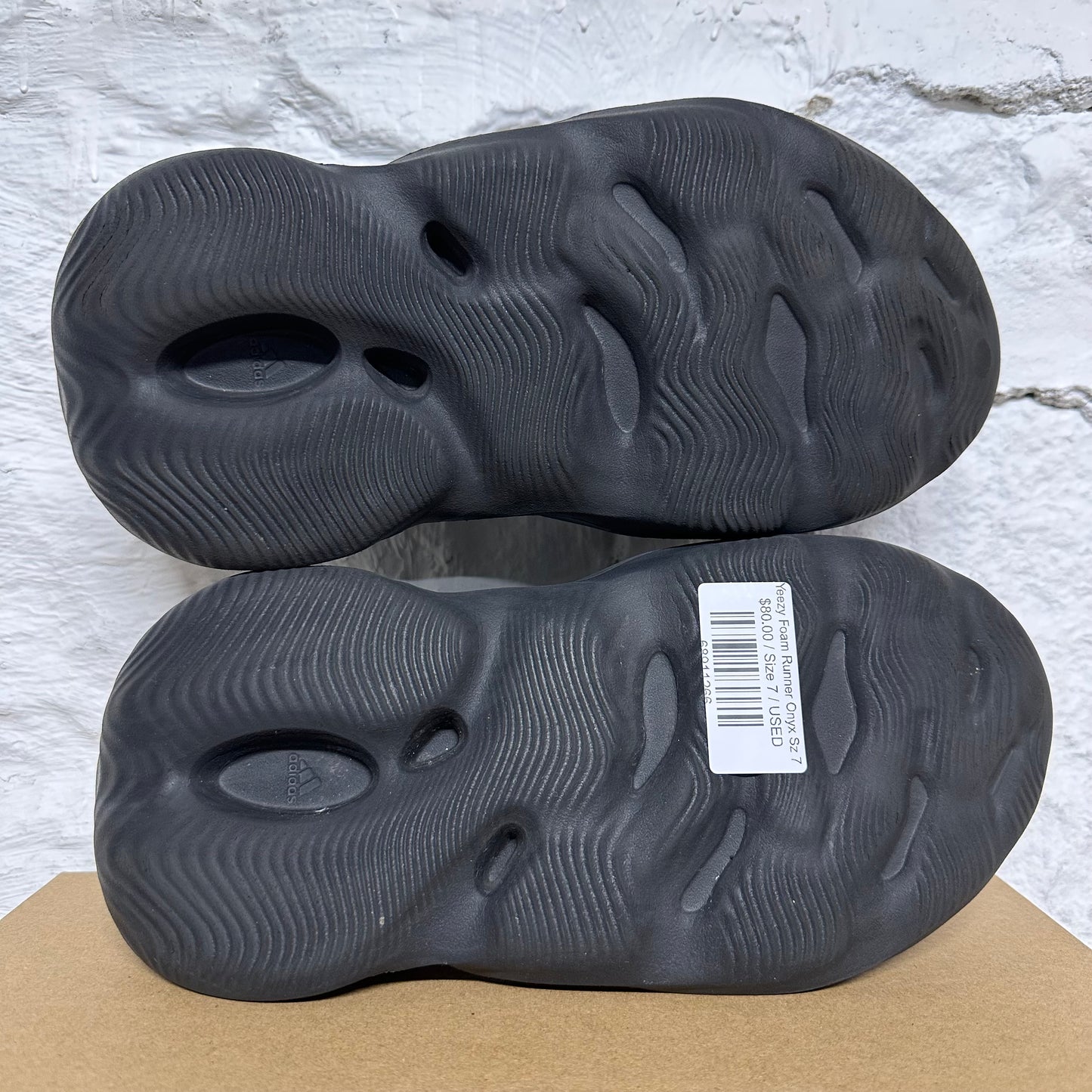 Yeezy Foam Runner Onyx Sz 7