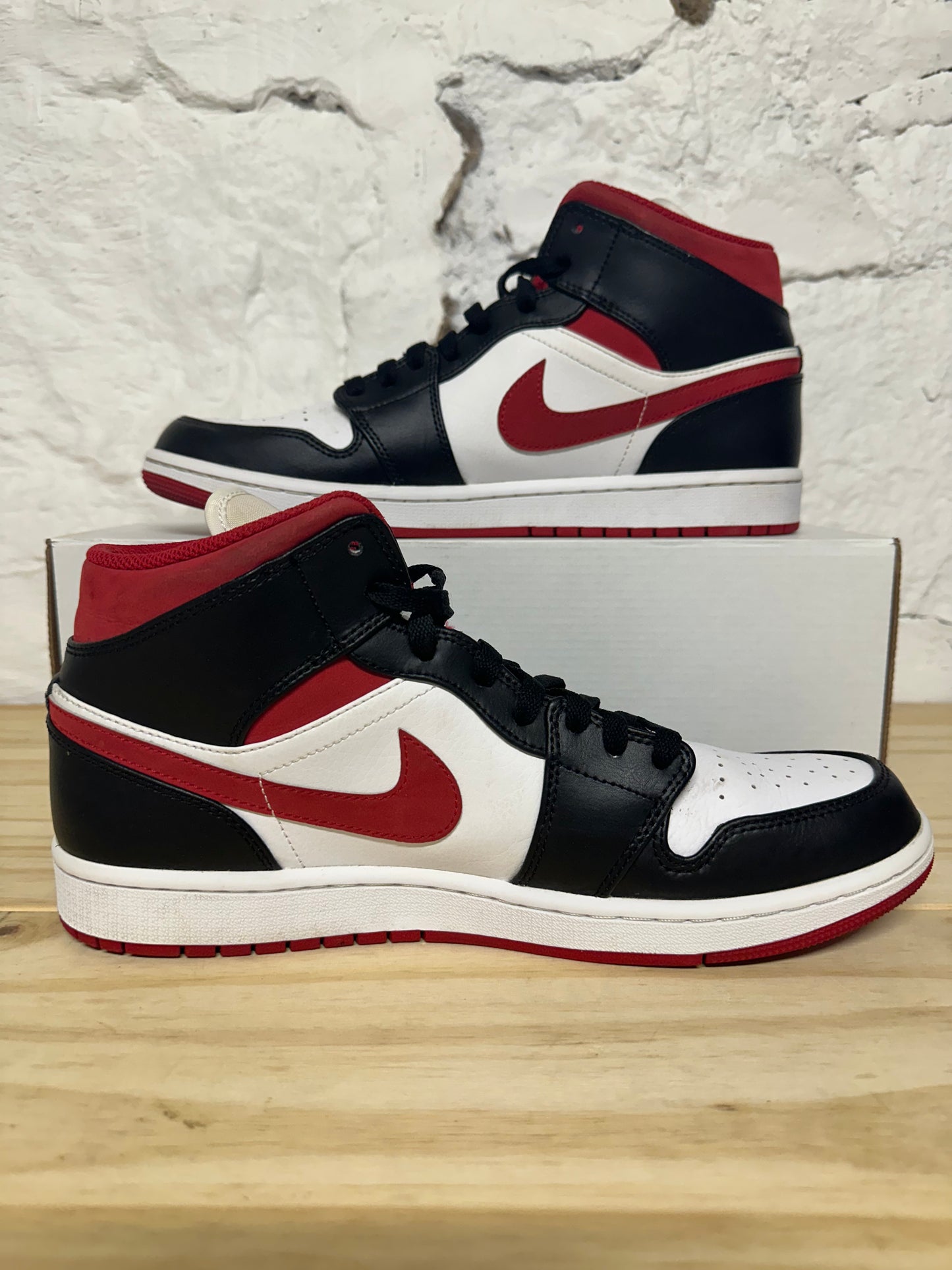 Air Jordan 1 Mid Black Gym Red Sz 11