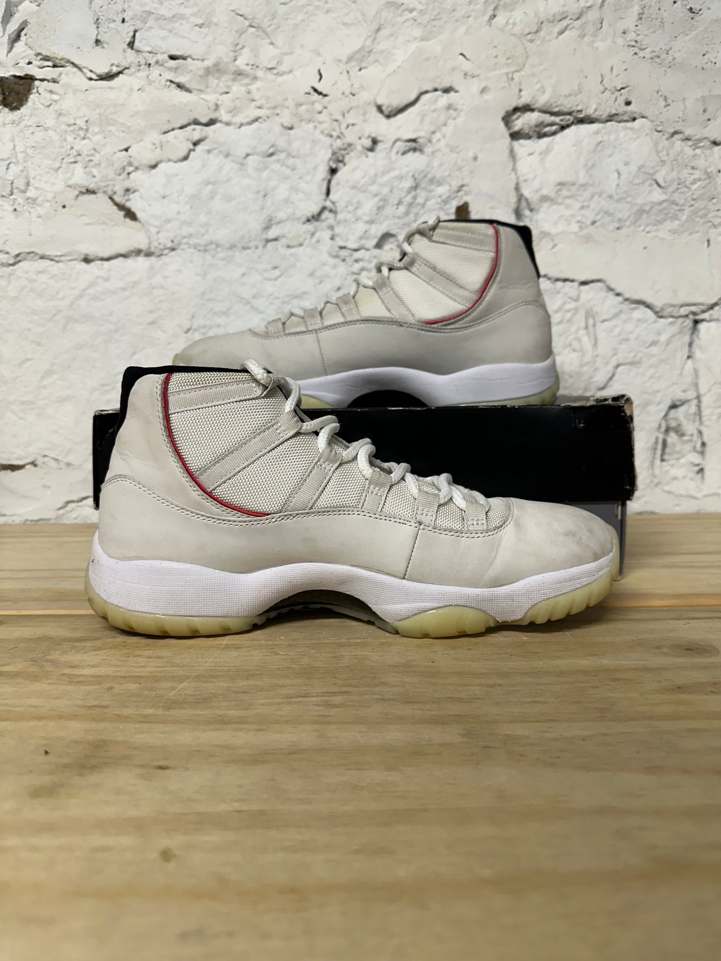 Air Jordan 11 High Platinum Tint Sz 11