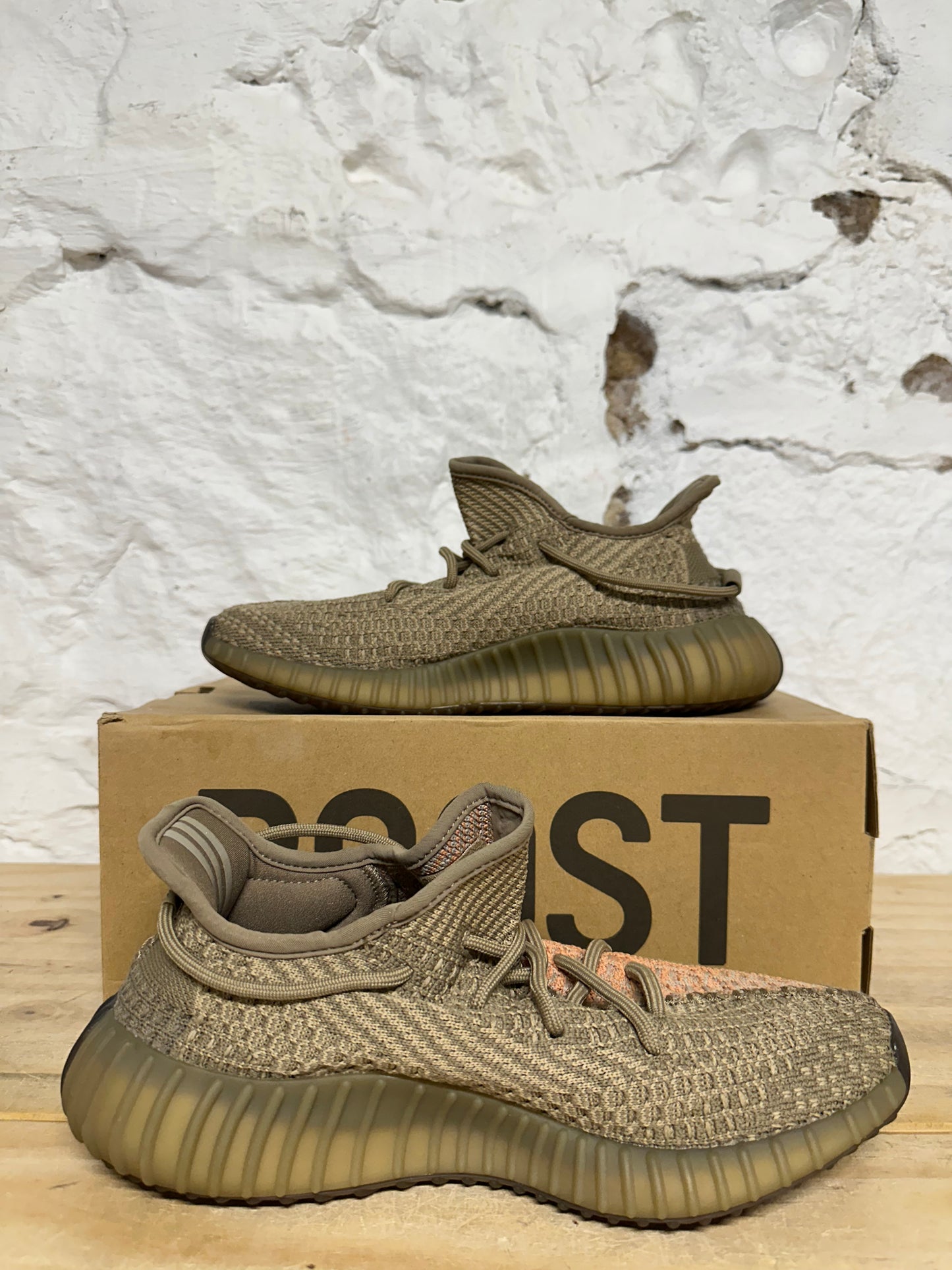 Yeezy 350 V2 Sand Taupe Sz 7