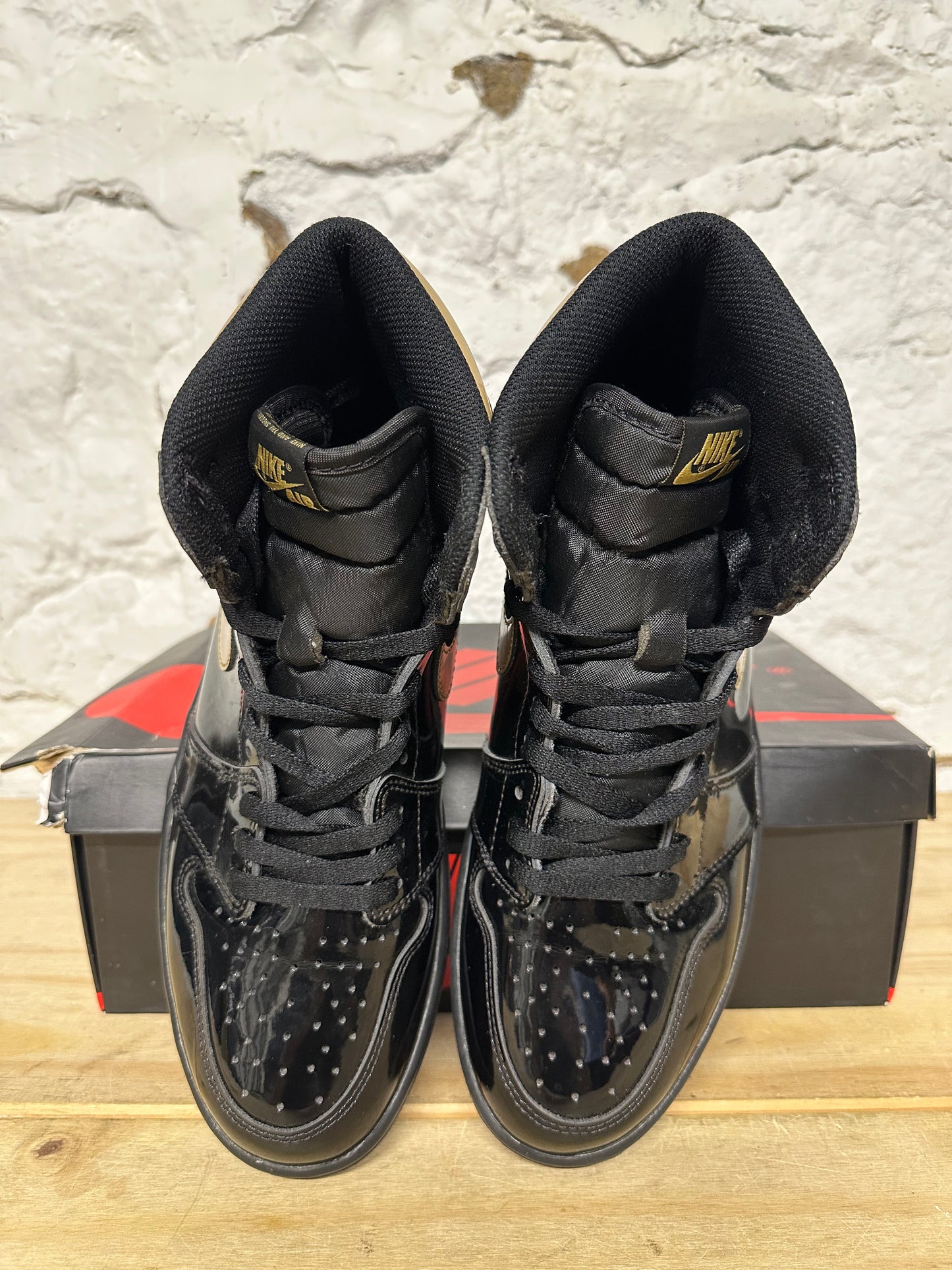 Air Jordan 1 High Black Metallic Gold Sz 10.5