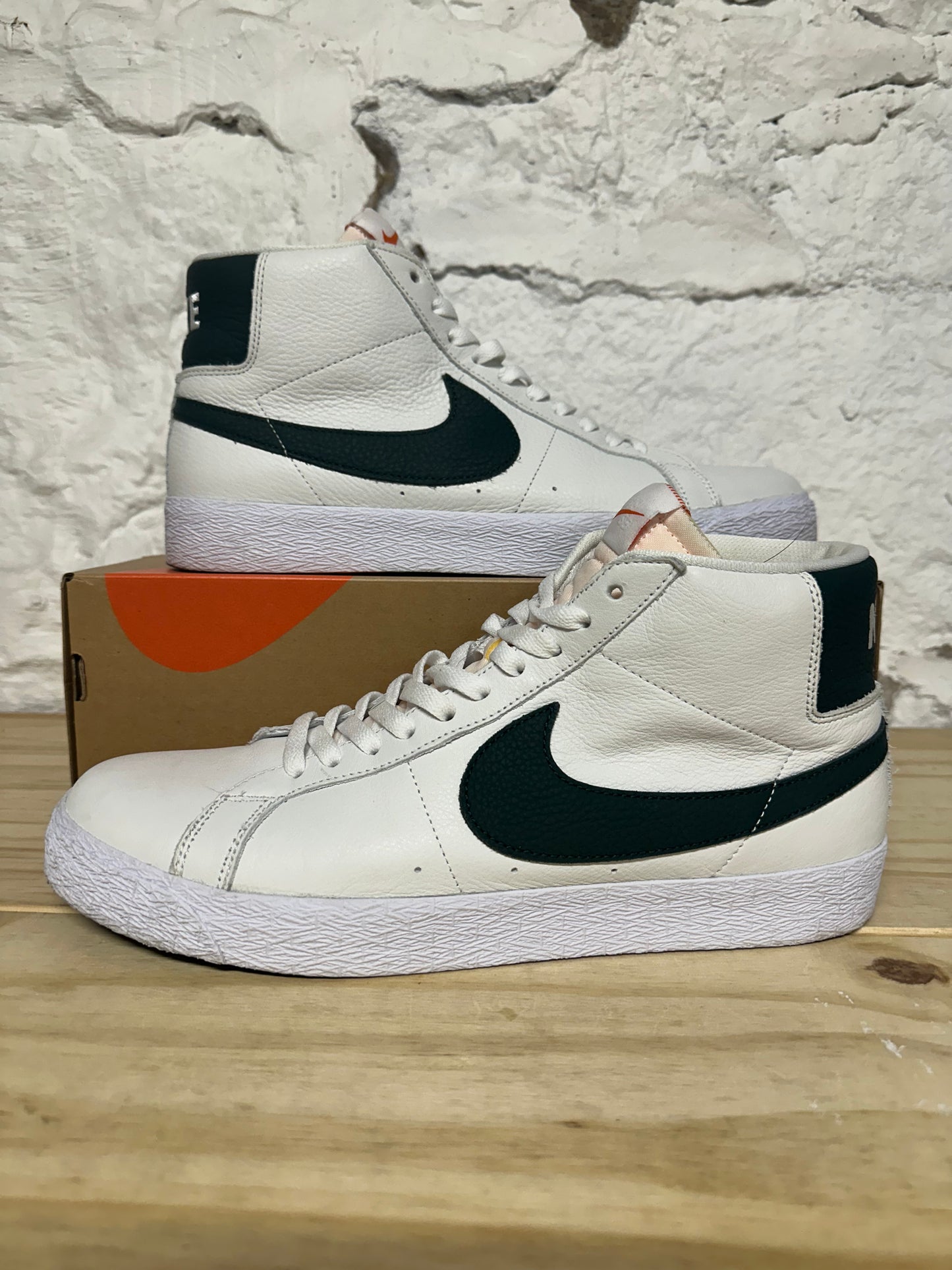 Nike SB Blazer Mid White Pro Green Sz 11.5