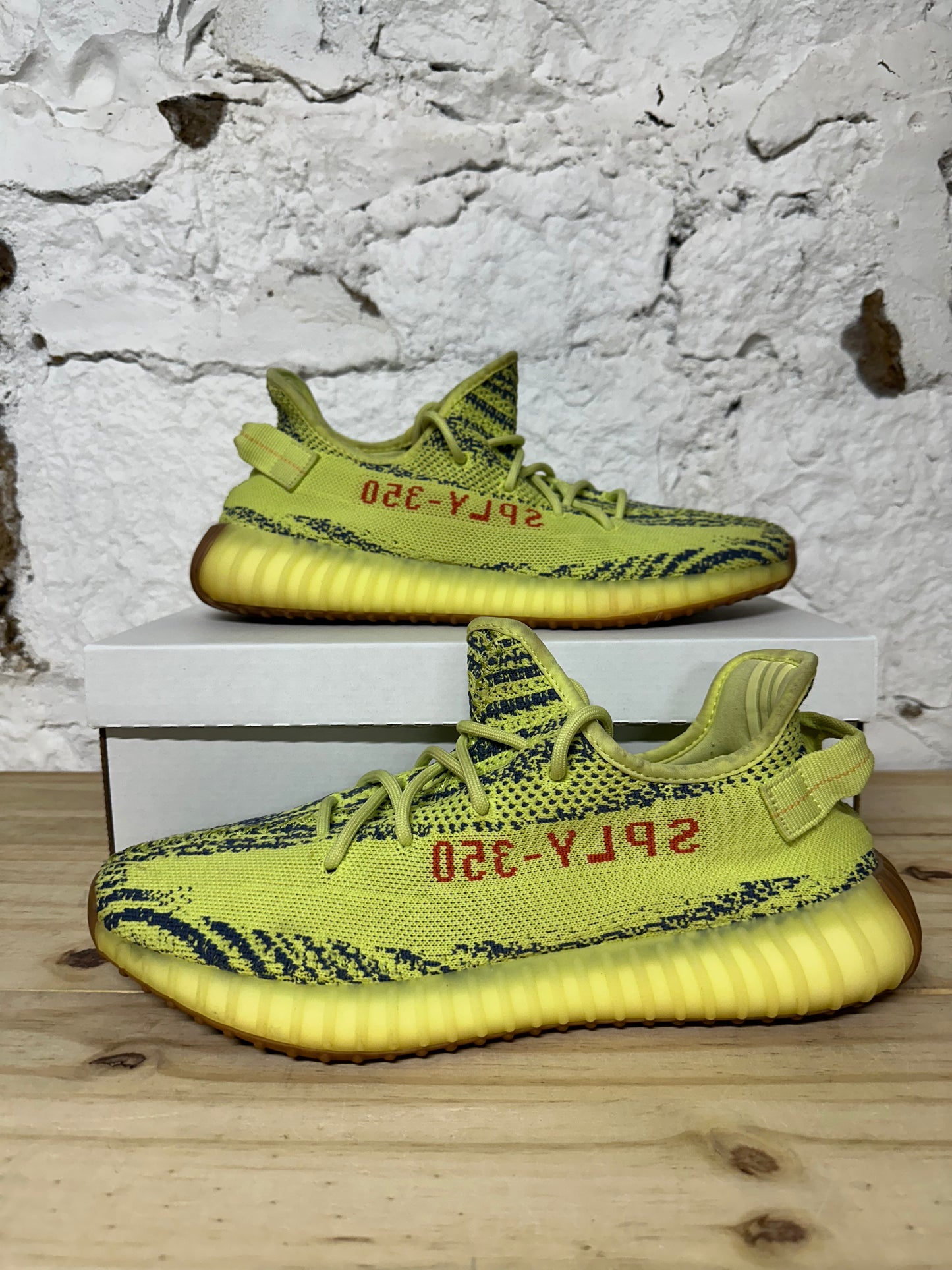 Yeezy 350 V2 Frozen Yellow Sz 12