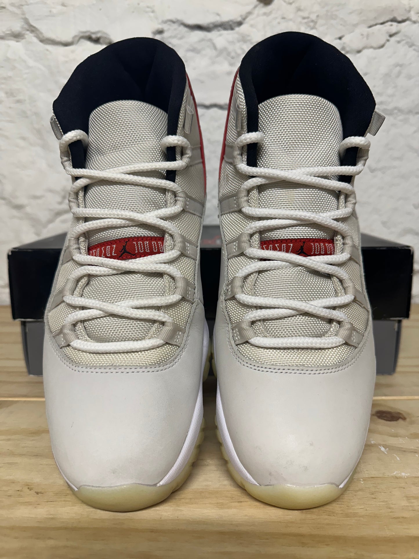 Air Jordan 11 High Platinum Tint Sz 11