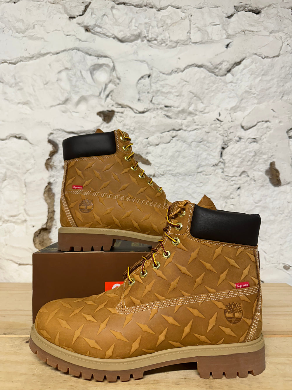 Supreme Timberland Embossed Diamond Wheat Sz 10.5 DS