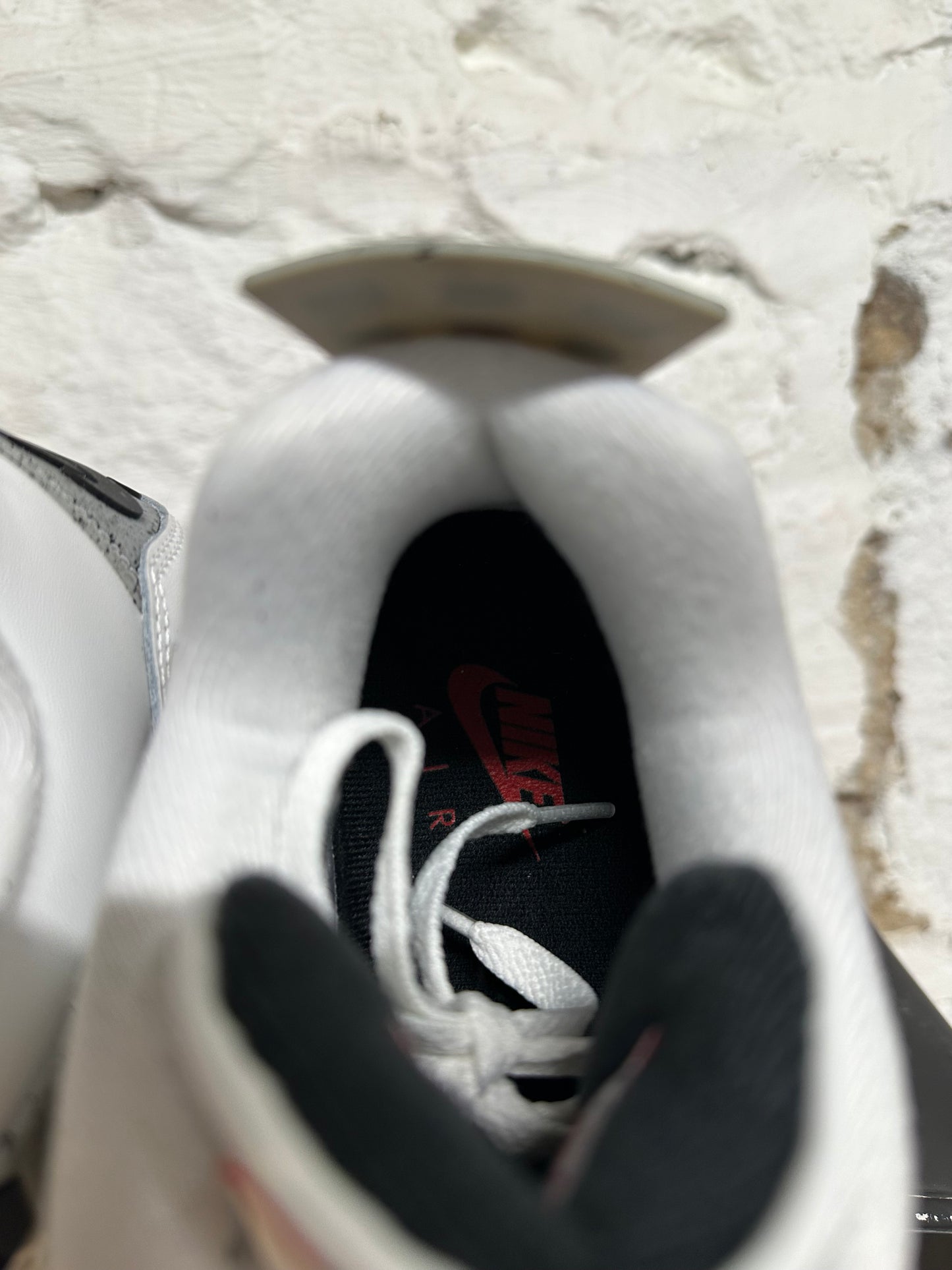 Air Jordan 4 White Cement Sz 9