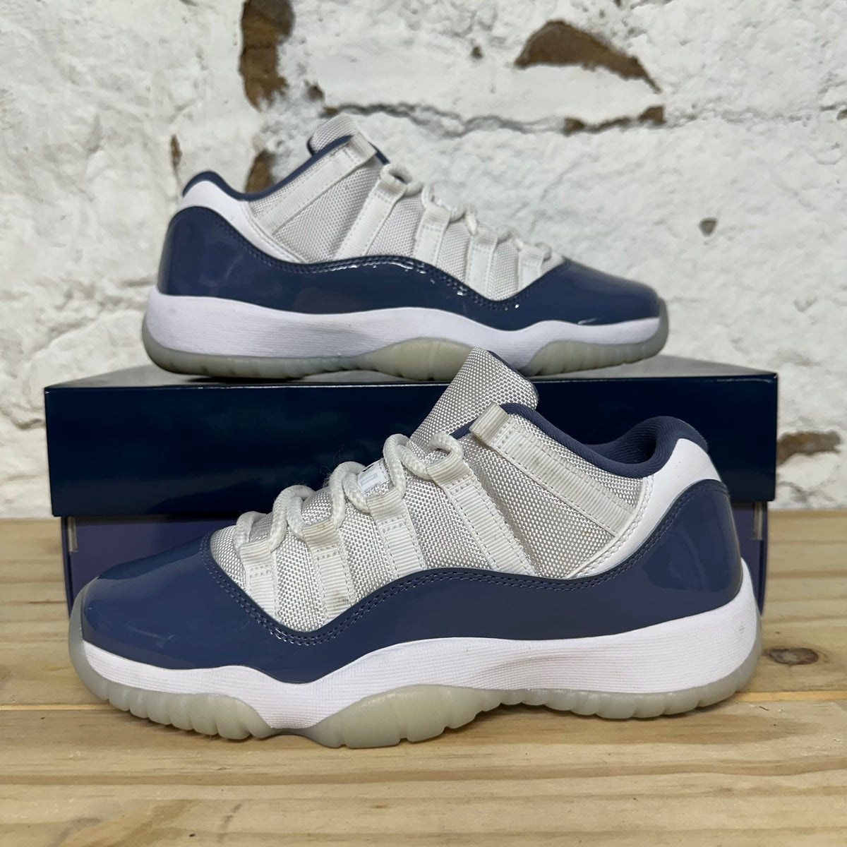 Air Jordan 11 Low Diffused Blue Sz 6Y