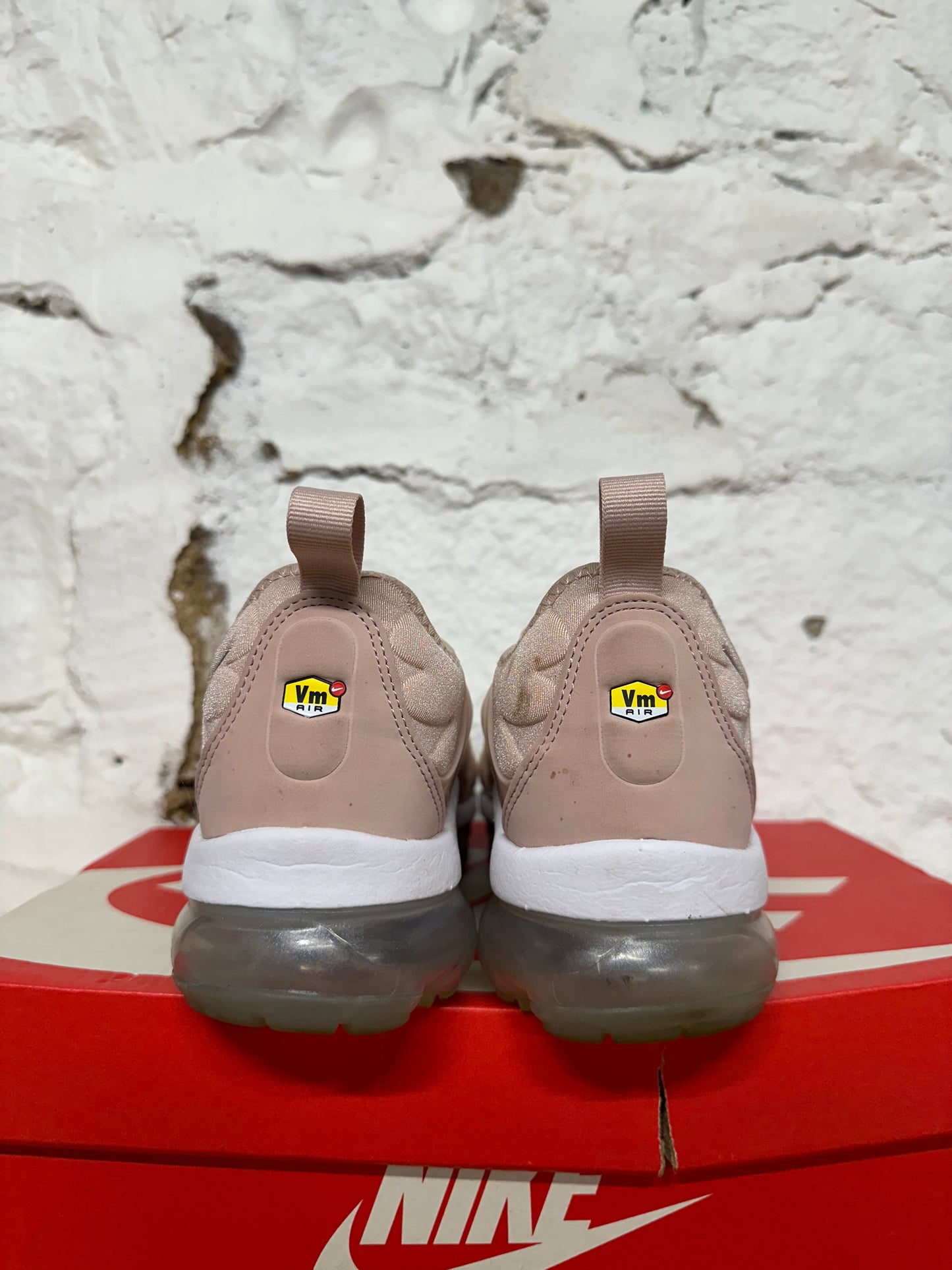 Nike Air VaporMax Plus Pink Oxford Sz 5.5 (7W)