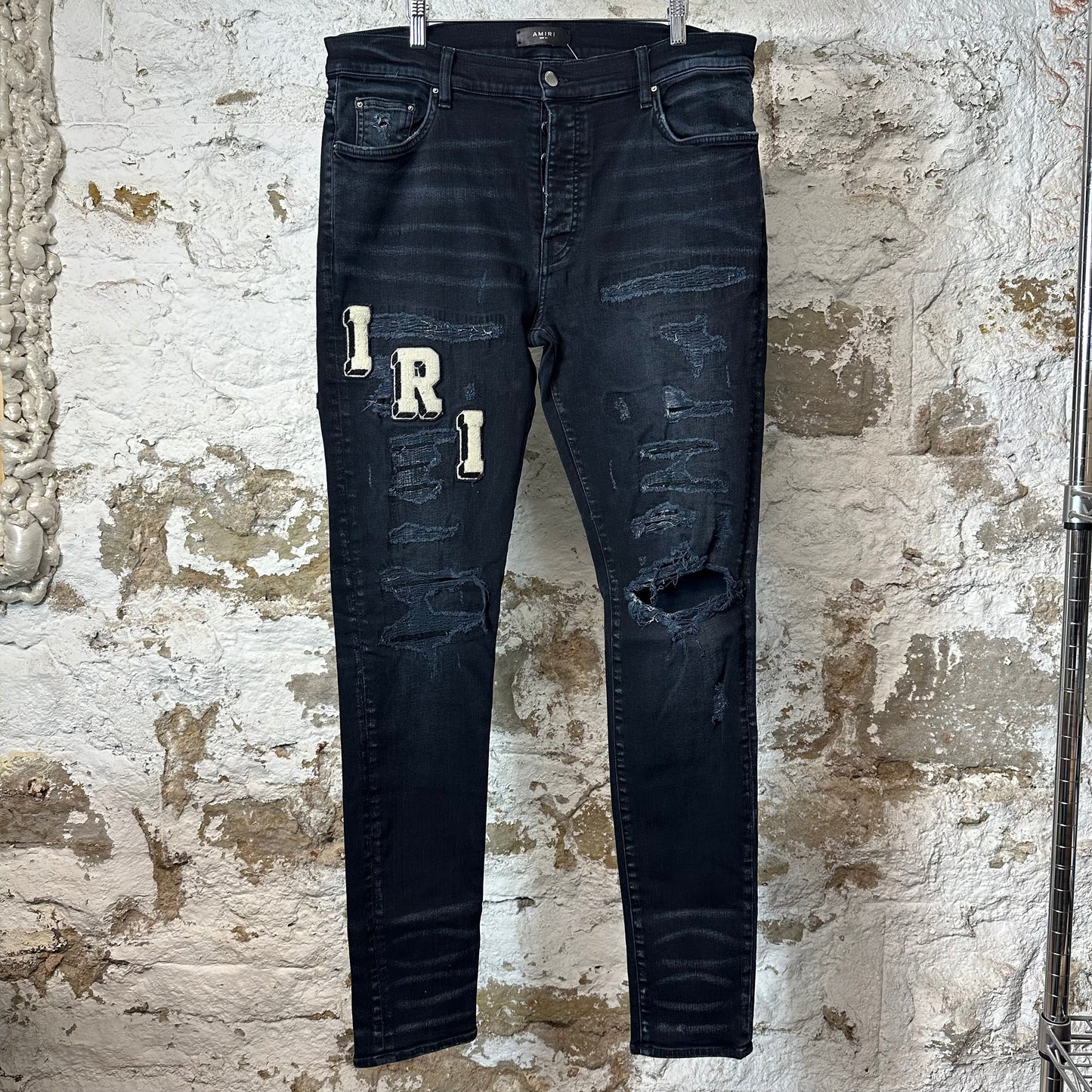 Amiri Varsity Felt Spell Distressed Denim Jeans Sz 36