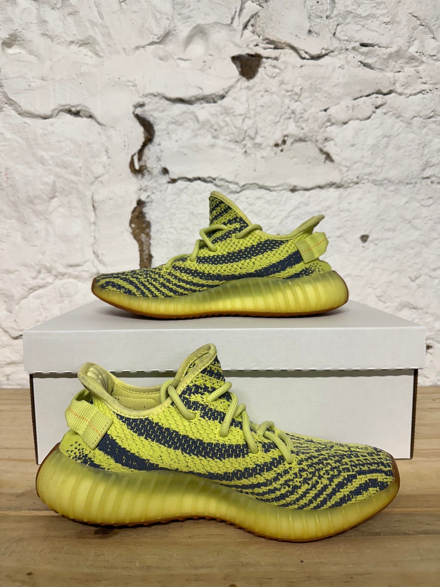 Yeezy 350 V2 Semi Frozen Yellow Sz 5.5