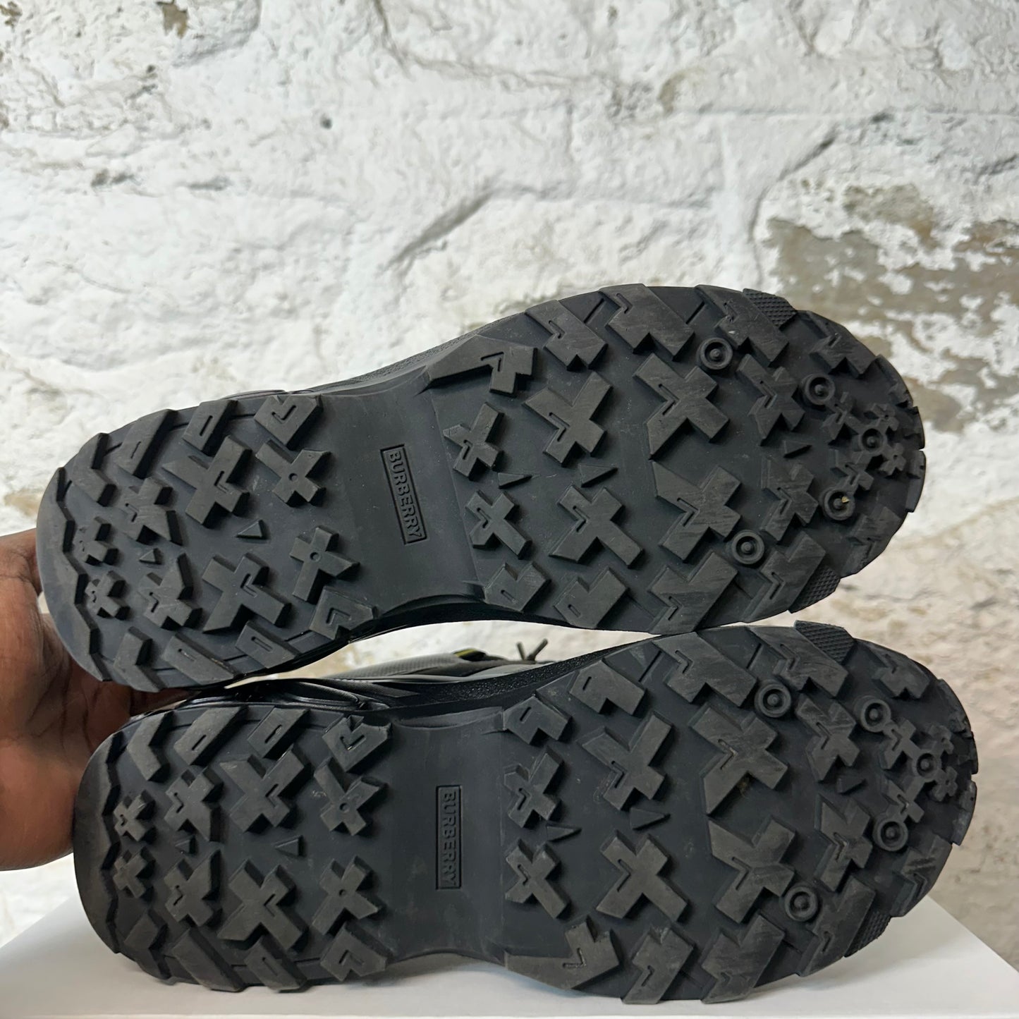 Burberry Arthur Black Grey Yellow Sneaker Sz 9 (42)