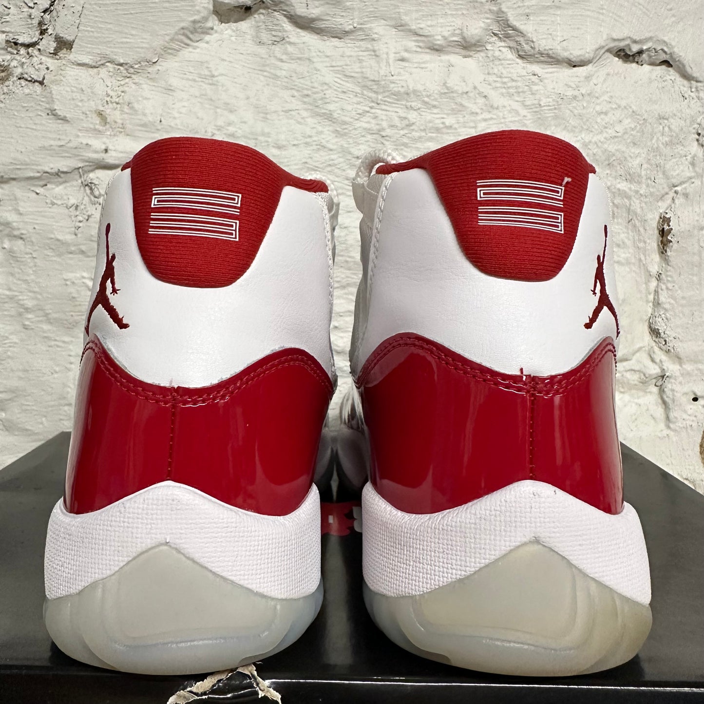 Air Jordan 11 High Cherry Sz 9.5