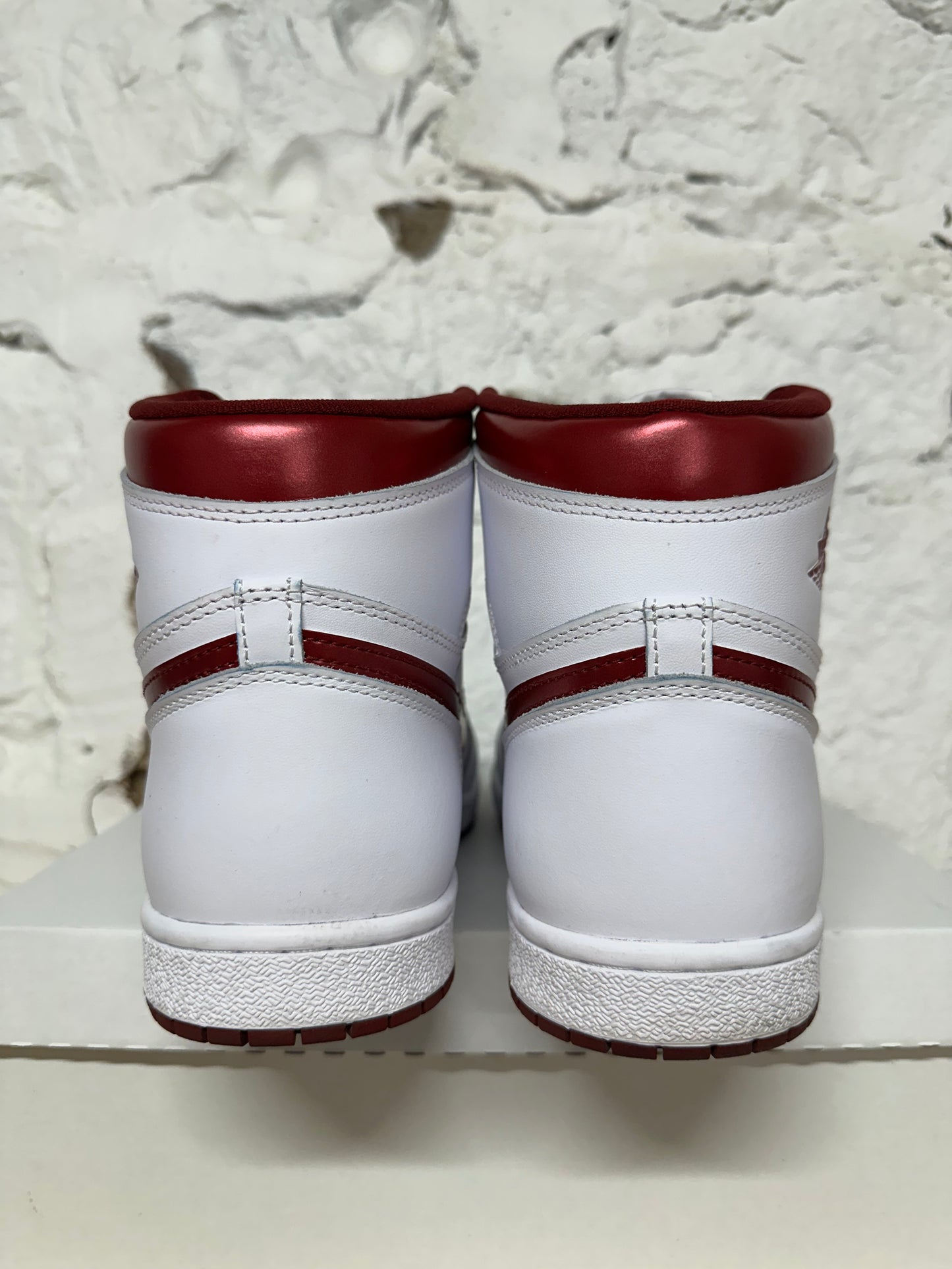 Air Jordan 1 High Metallic Burgundy Sz 14