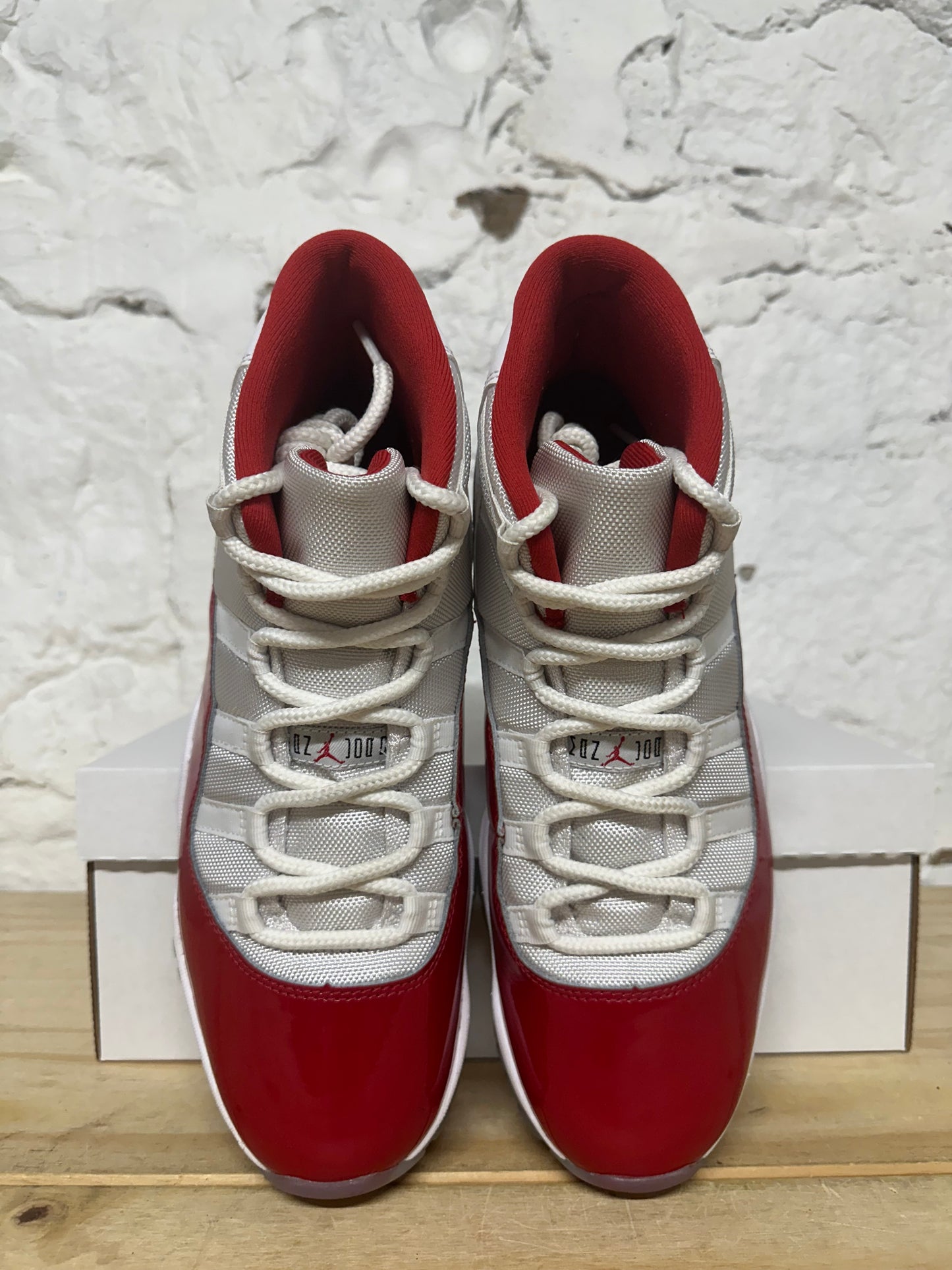 Air Jordan 11 High Cherry Sz 10.5