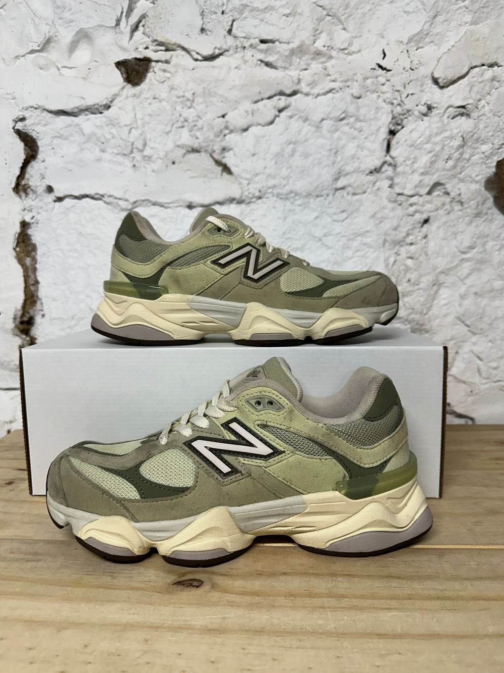 New Balance 9060 Mint Green Sz 6.5