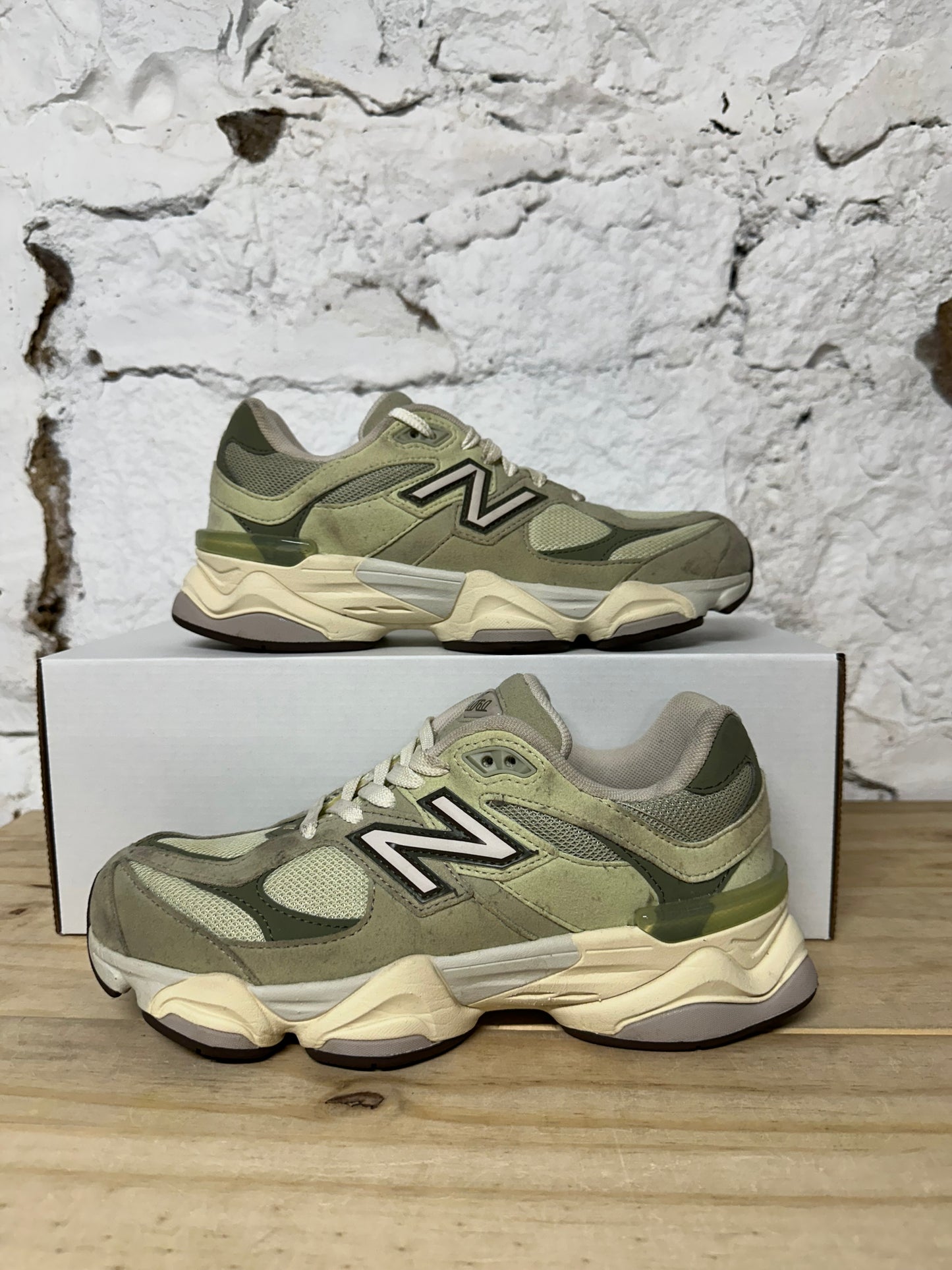 New Balance 9060 Mint Green Sz 6.5