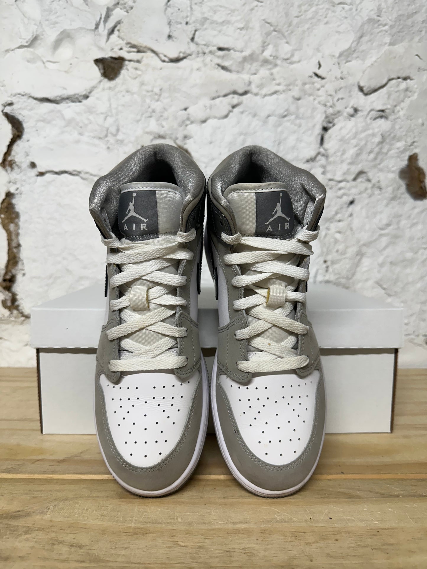 Air Jordan 1 Mid Cool Grey Sz 7Y