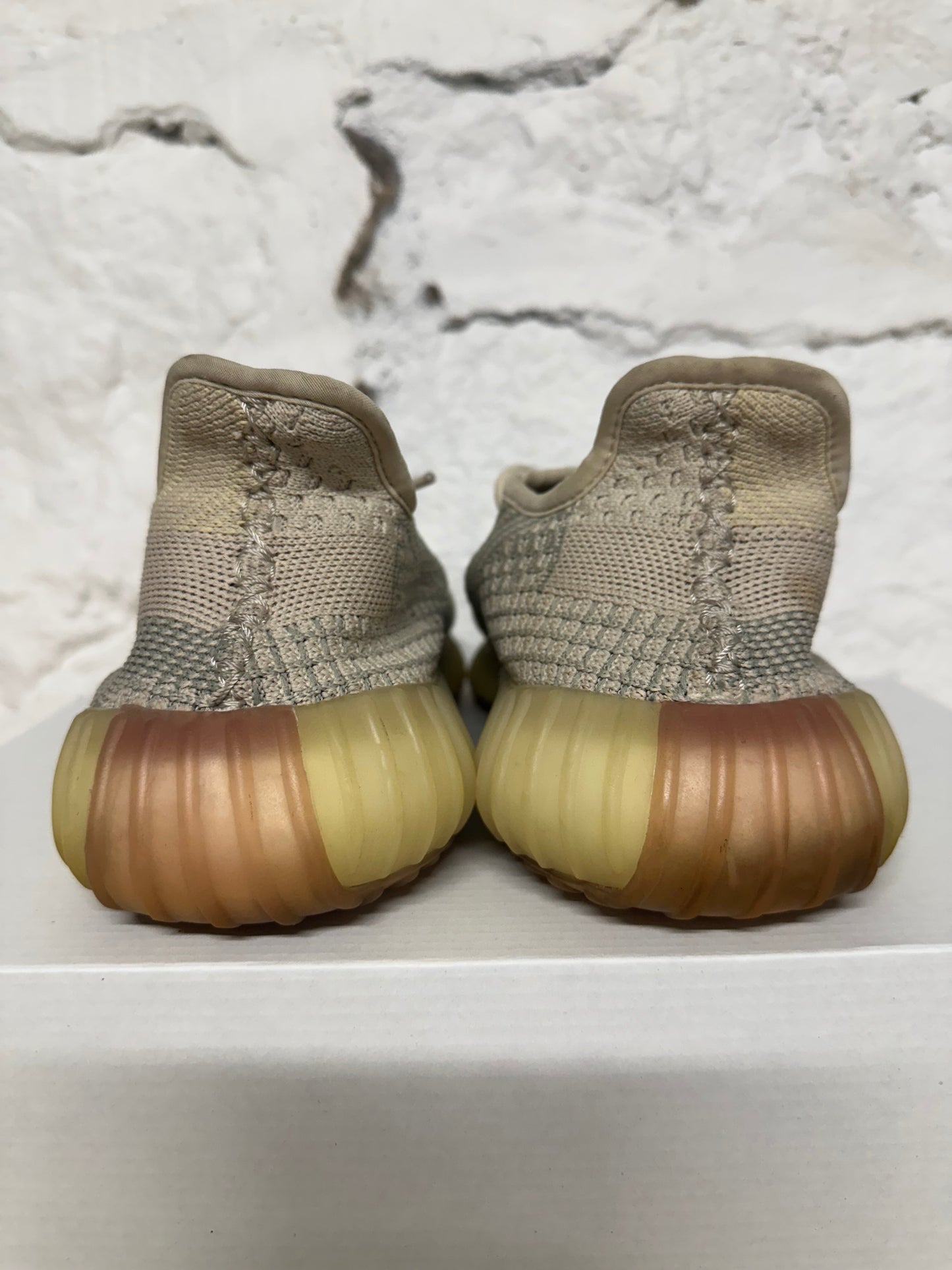 Yeezy 350 V2 Citrin Sz 8.5