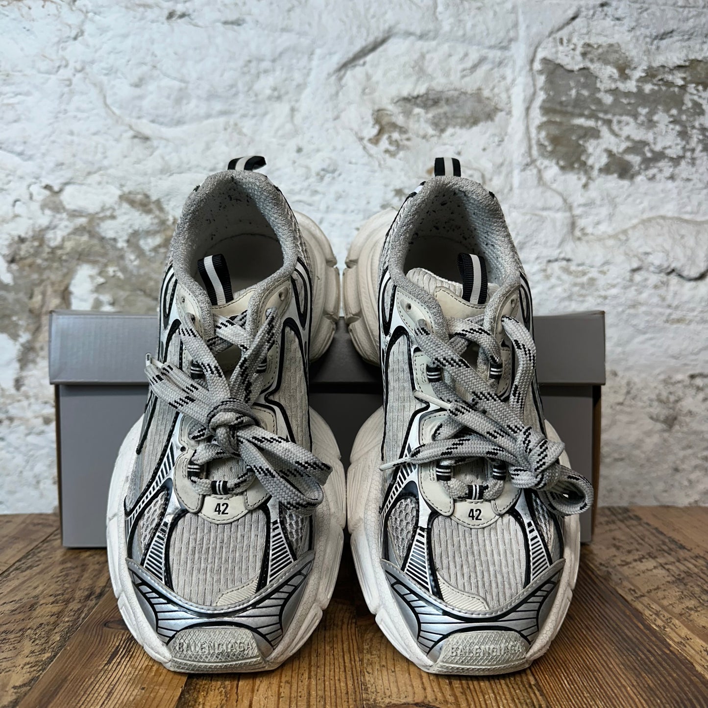 Balenciaga 3XL White Black Sneaker Sz 9 (42)