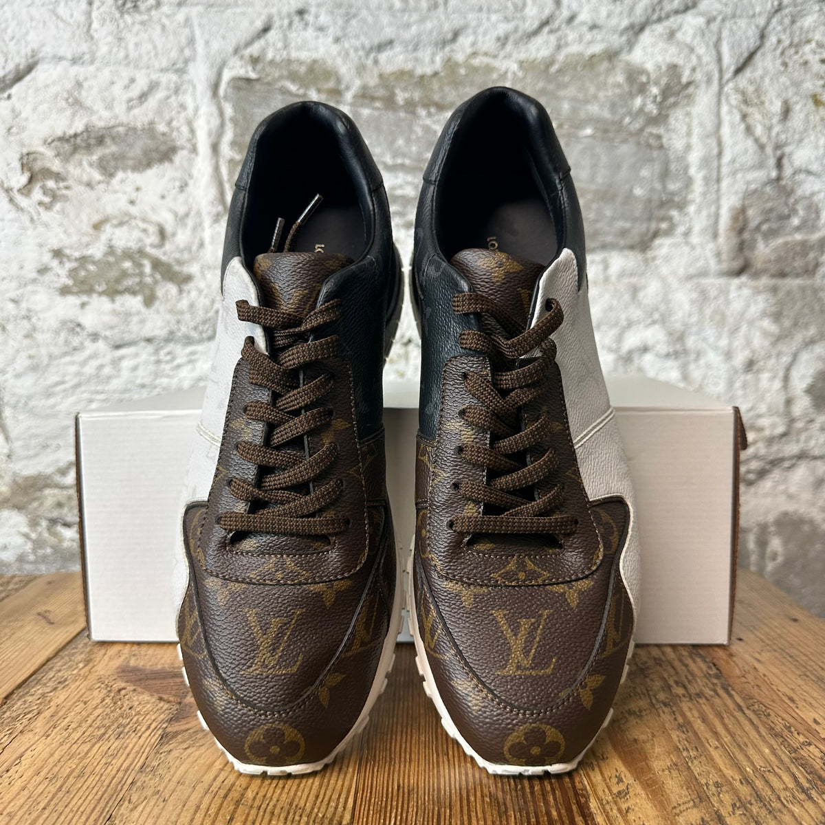 Louis Vuitton Runaway Black Brown White Sneaker Sz 9.5 (8LV)