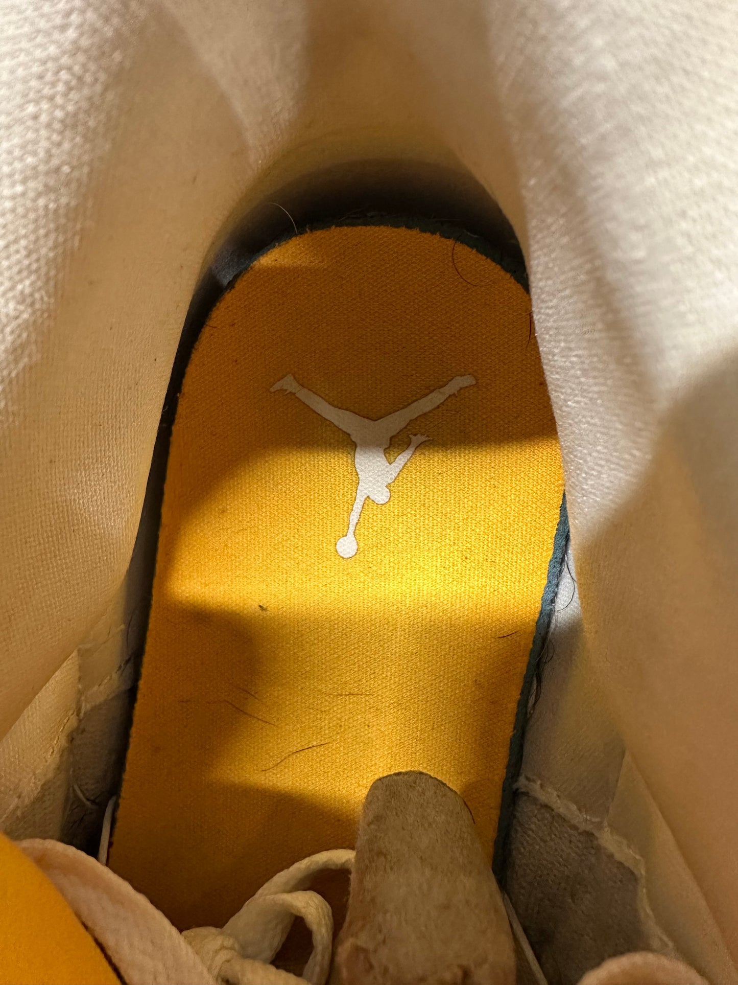 Air Jordan 3 Laser Orange Sz 10.5 (12W)