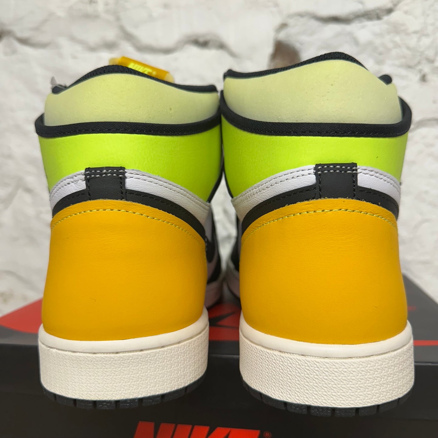 Air Jordan 1 High Volt Sz 12 DS