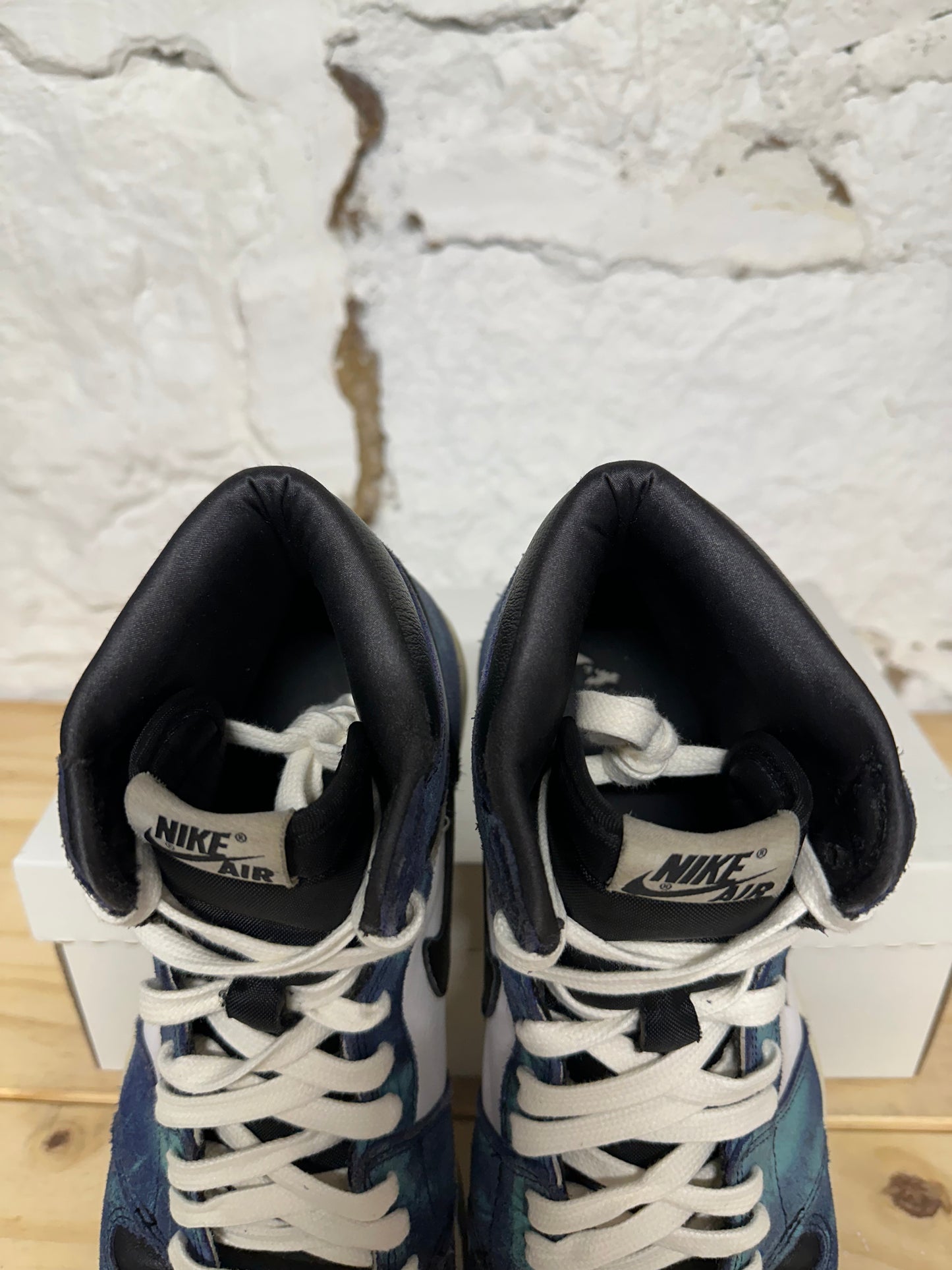 Air Jordan 1 High Tie Dye Sz 10.5 (12W)