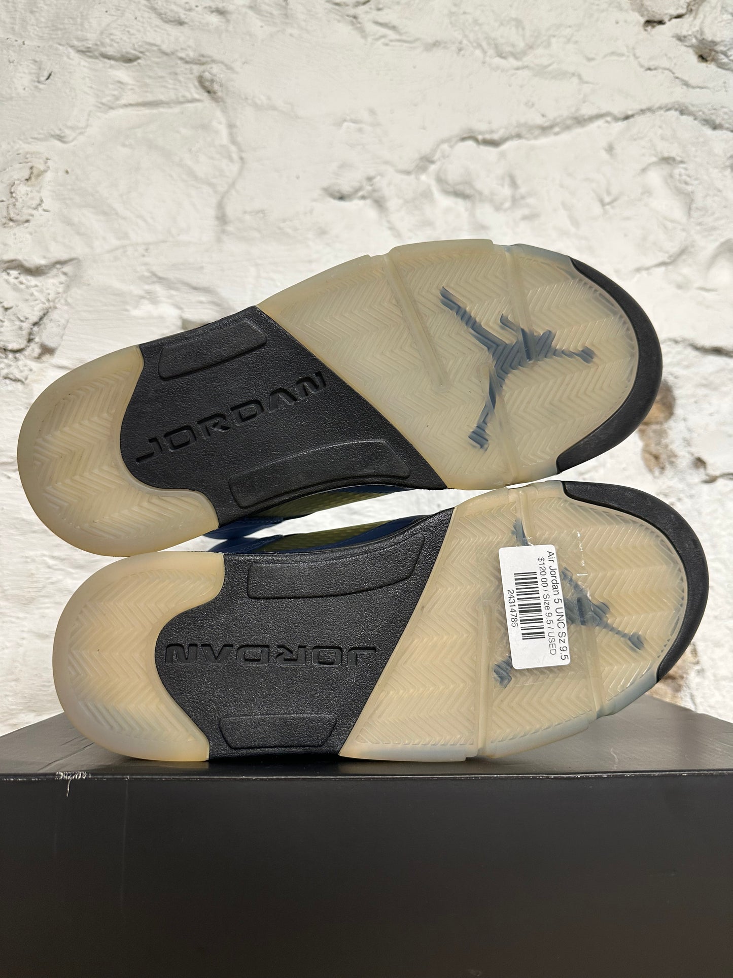 Air Jordan 5 UNC University Blue Sz 9.5