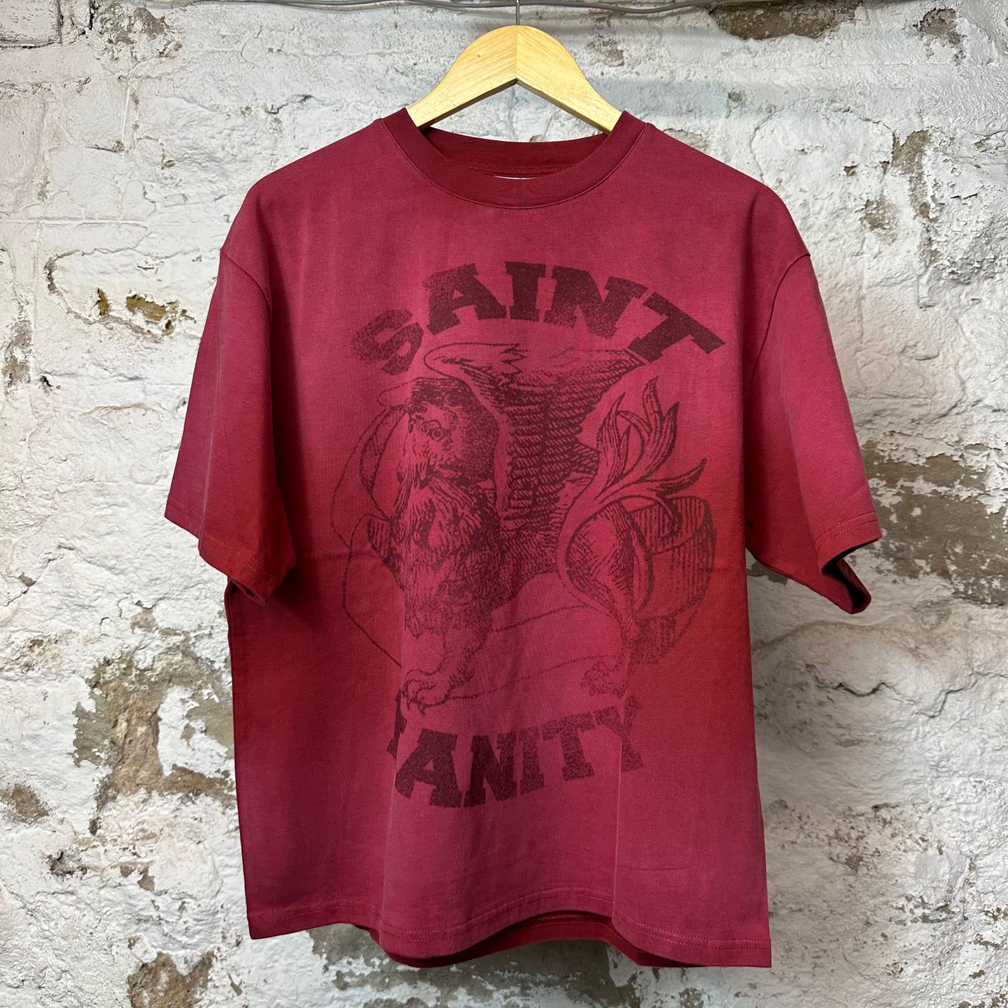 Saint Vanity Red Dissolve Griffin T-shirt
