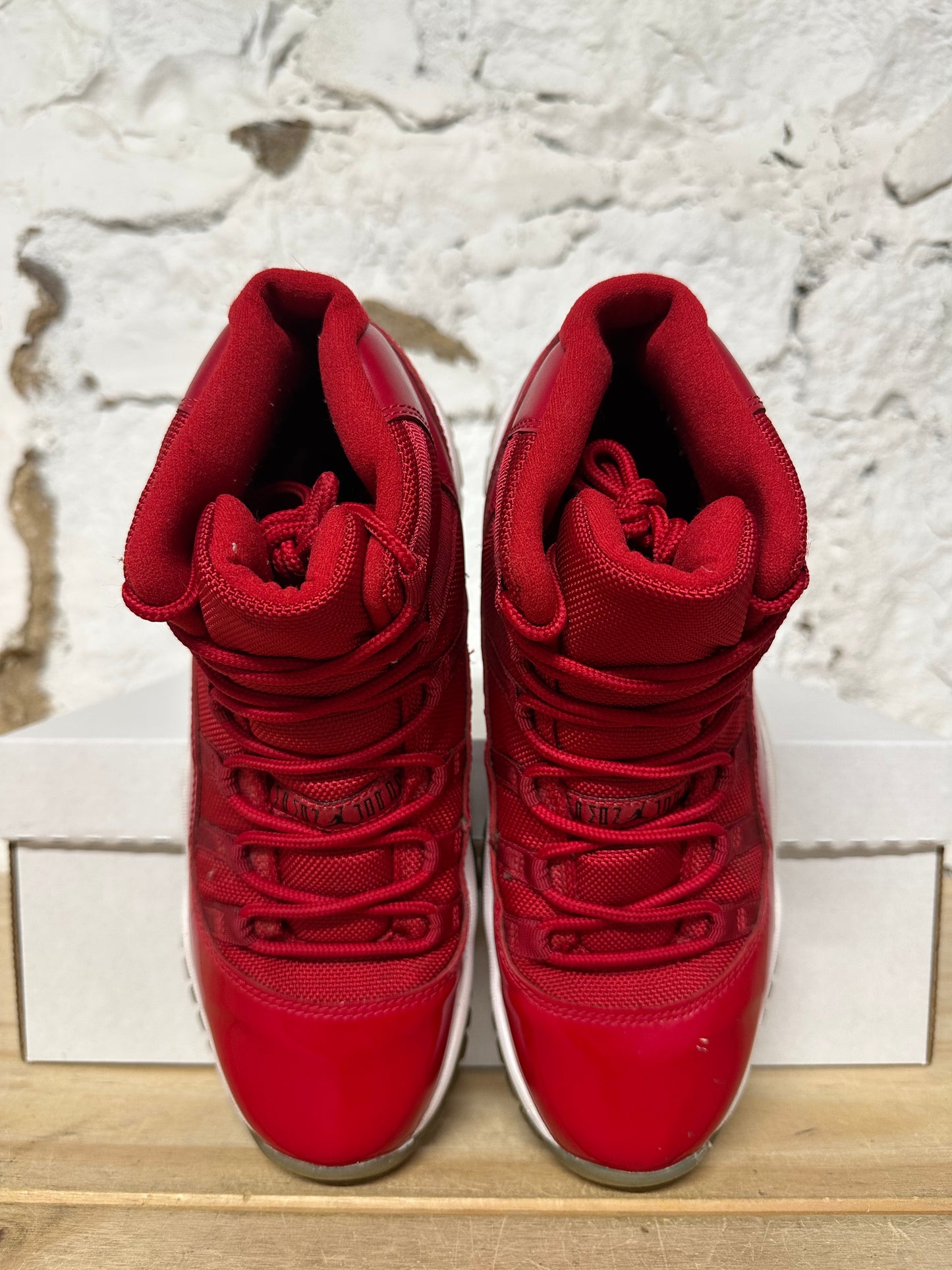 Air Jordan 11 High Win Like 96 Sz 7Y