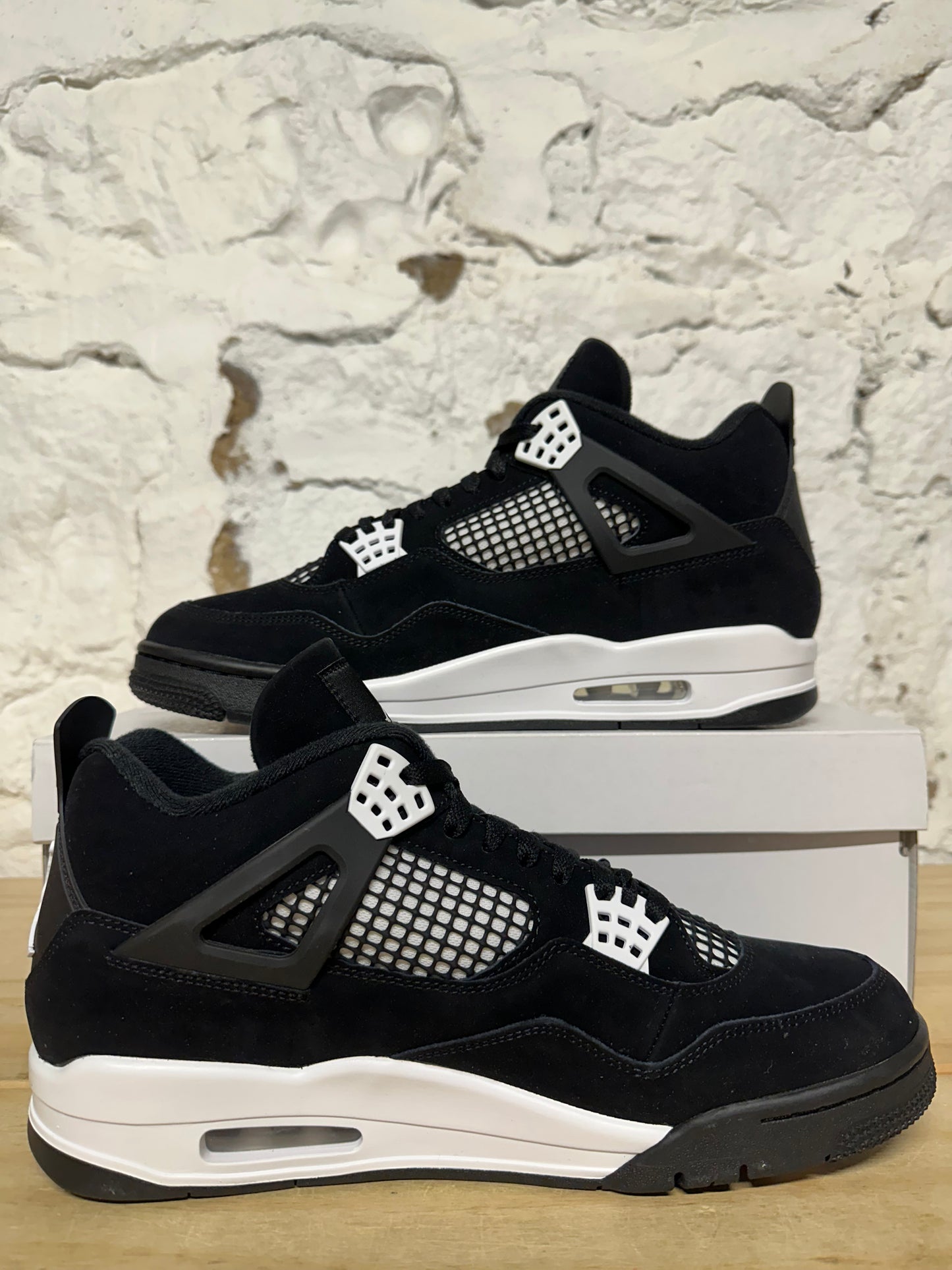 Air Jordan 4 White Thunder Sz 11.5 DS