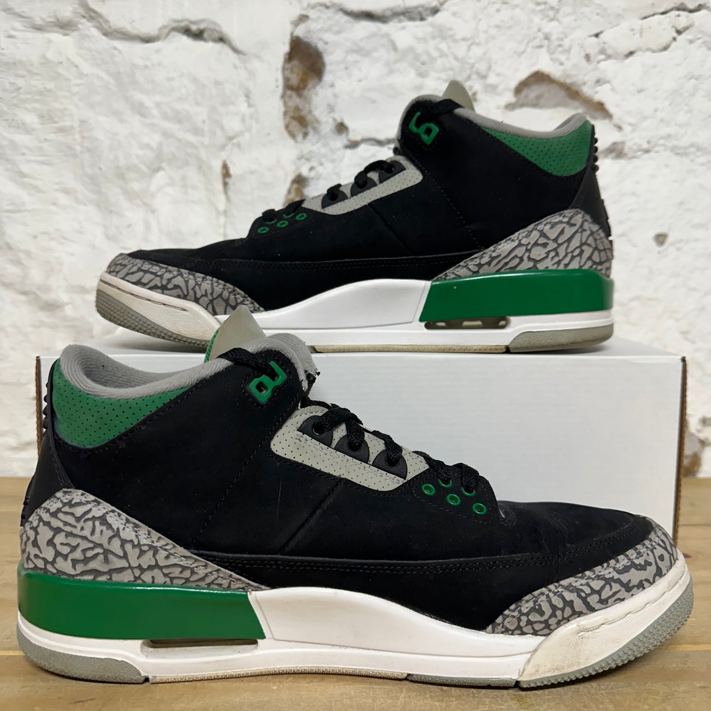 Air Jordan 3 Pine Green Sz 10.5