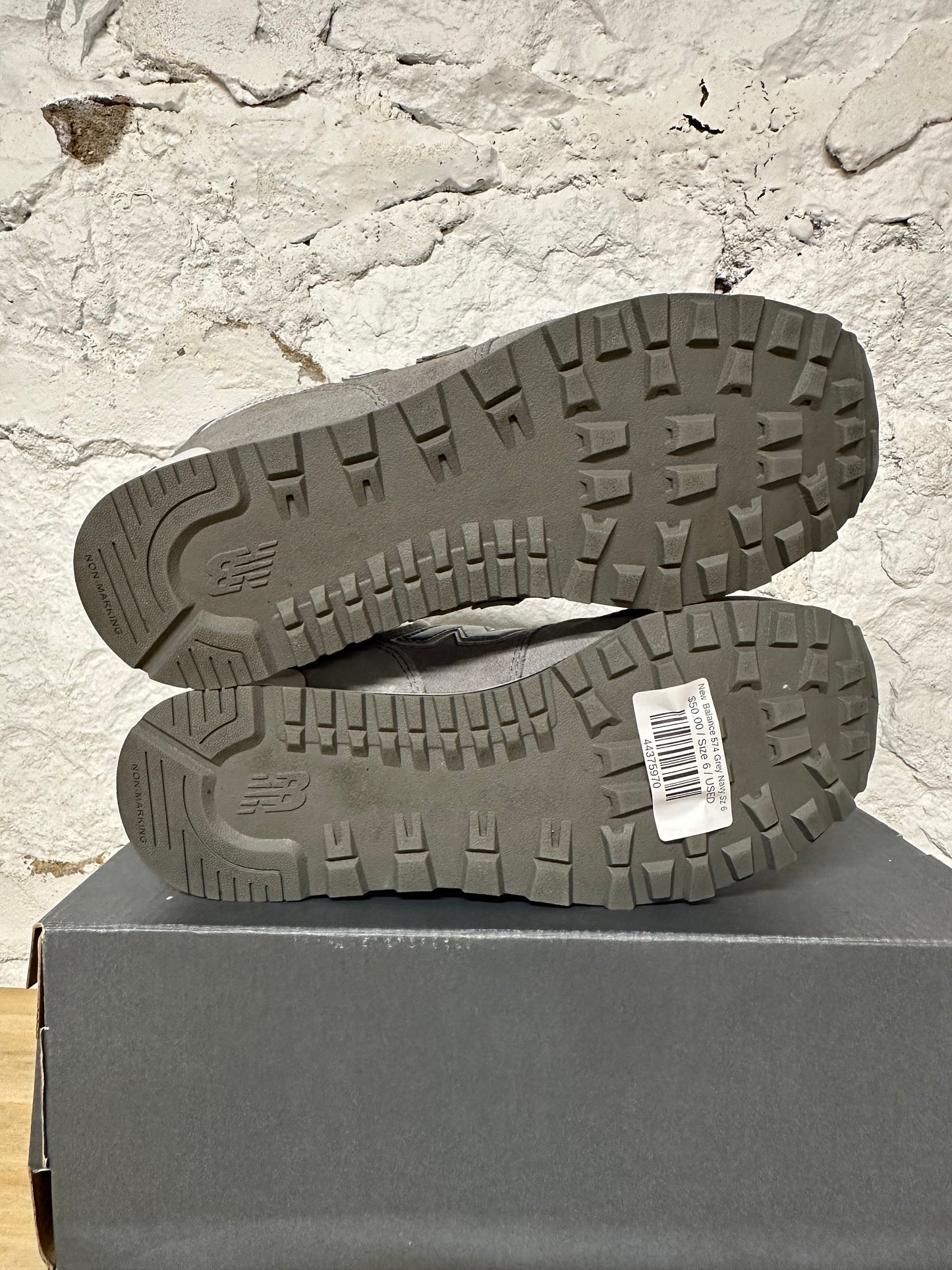 New Balance 574 Grey Navy Sz 6