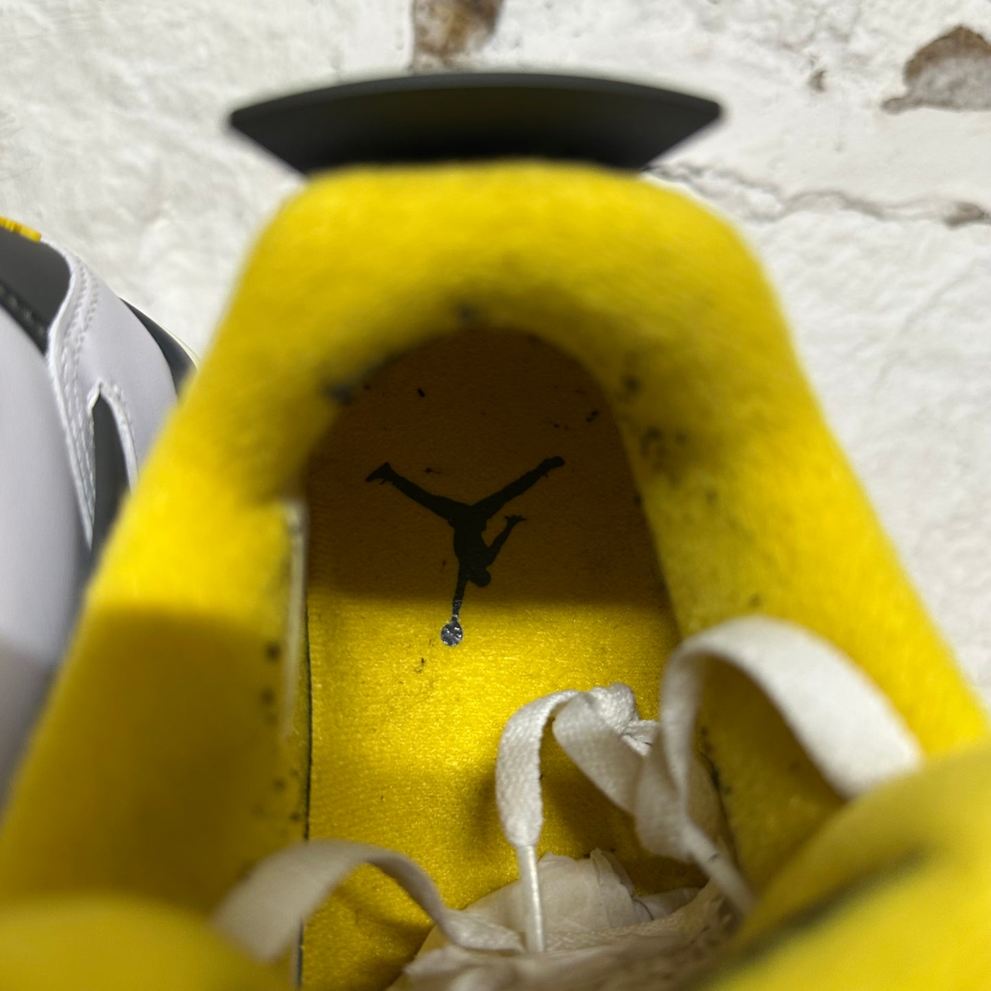 Air Jordan 4 Vivid Sulfer Sz 8.5 (10W)