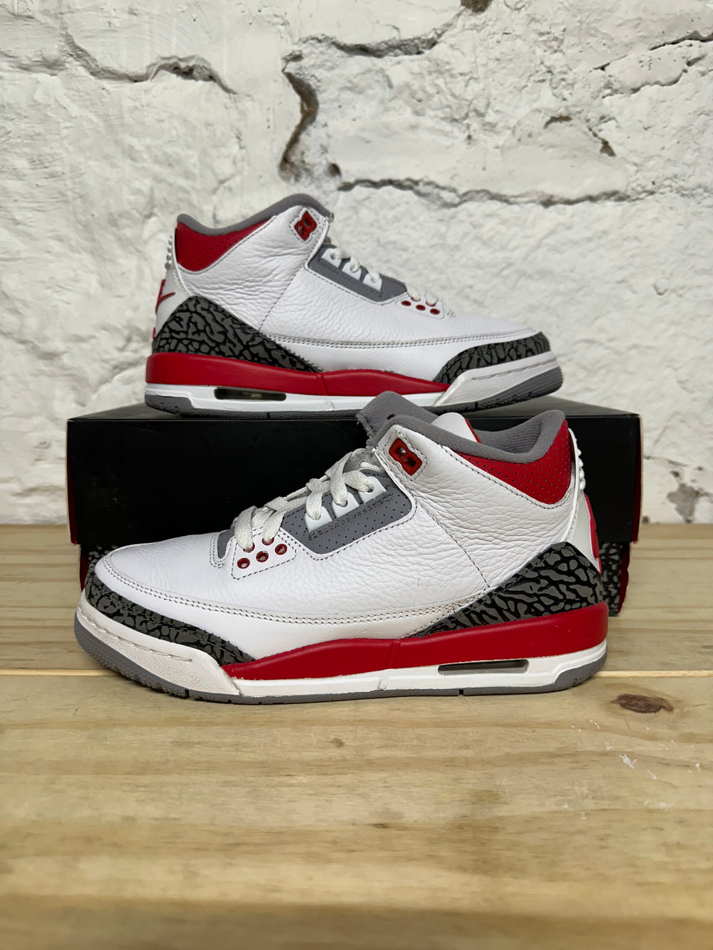 Air Jordan 3 Fire Red Sz 5.5Y