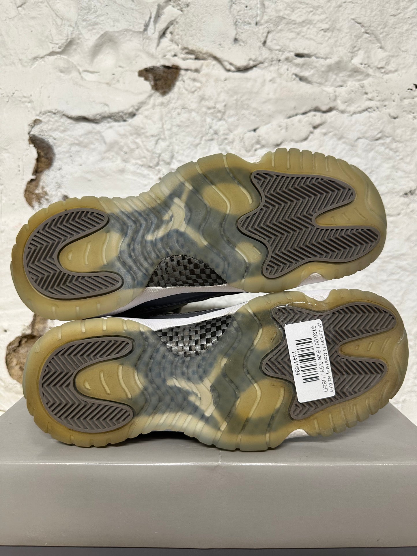Air Jordan 11 High Cool Grey Sz 6.5Y